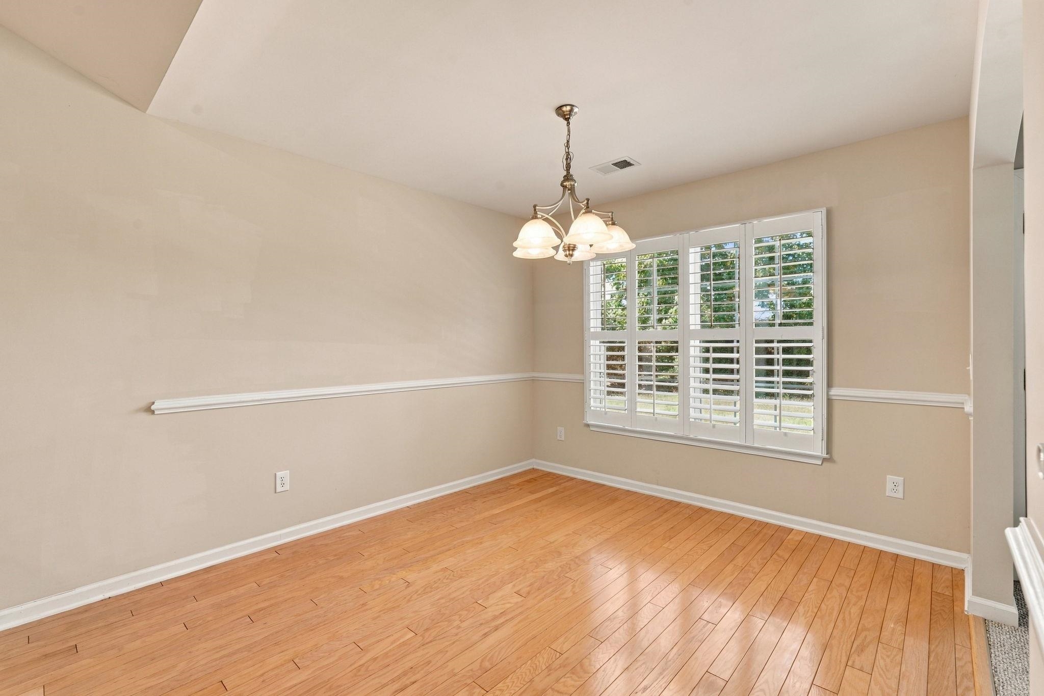 322 Whitchurch St. Property Photo 10