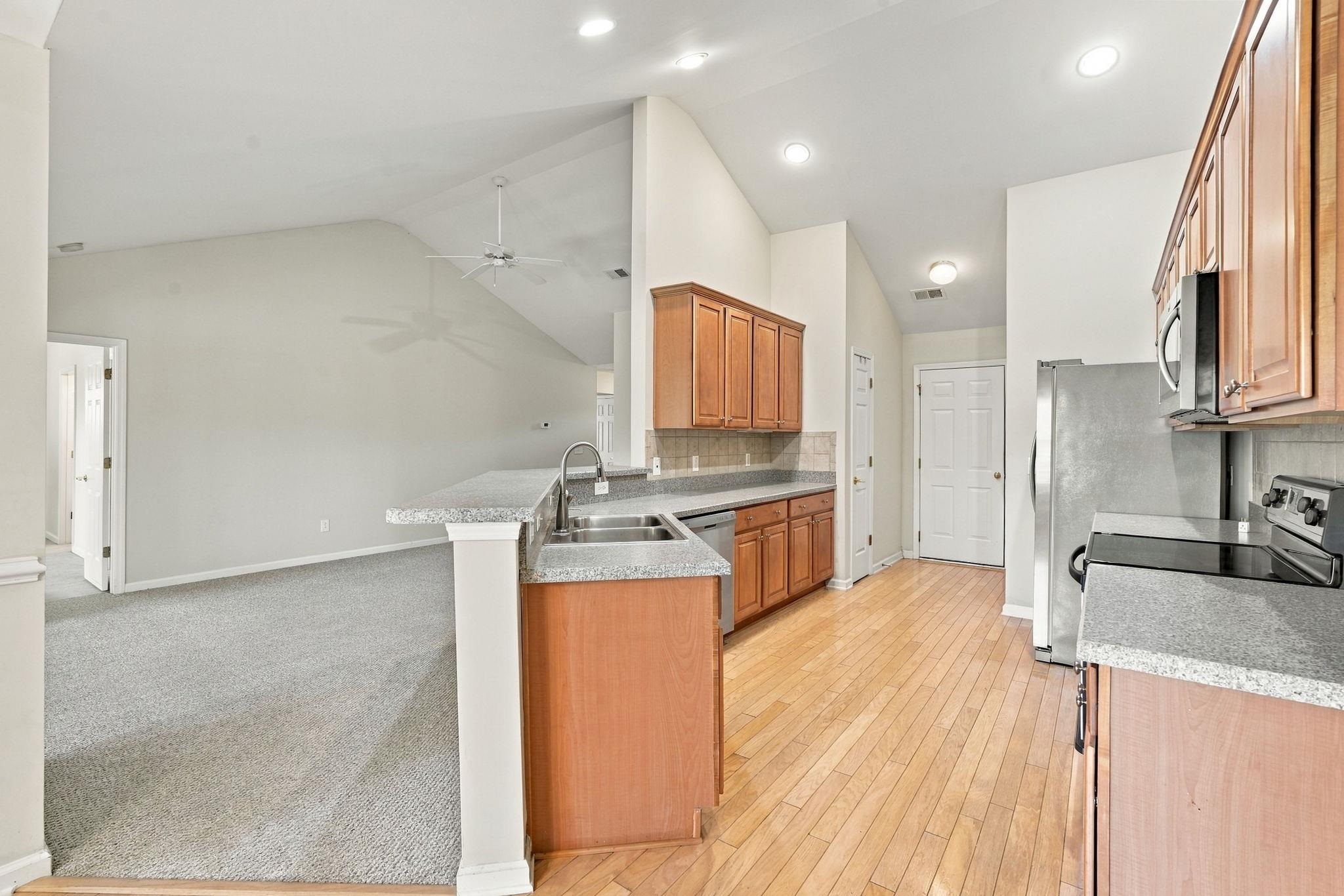 322 Whitchurch St. Property Photo 11