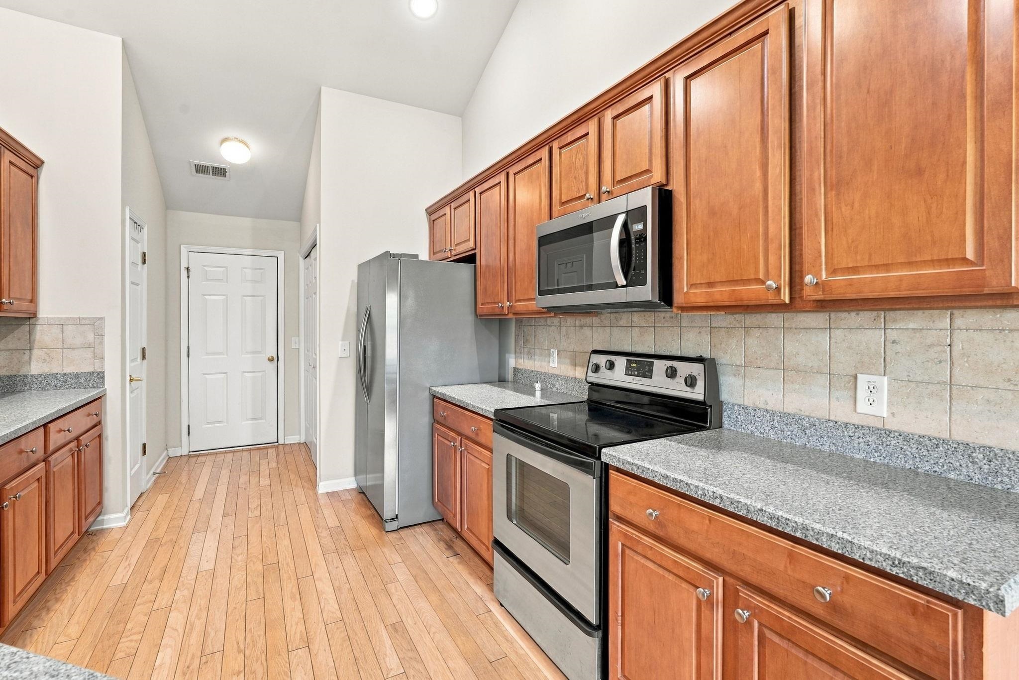322 Whitchurch St. Property Photo 13
