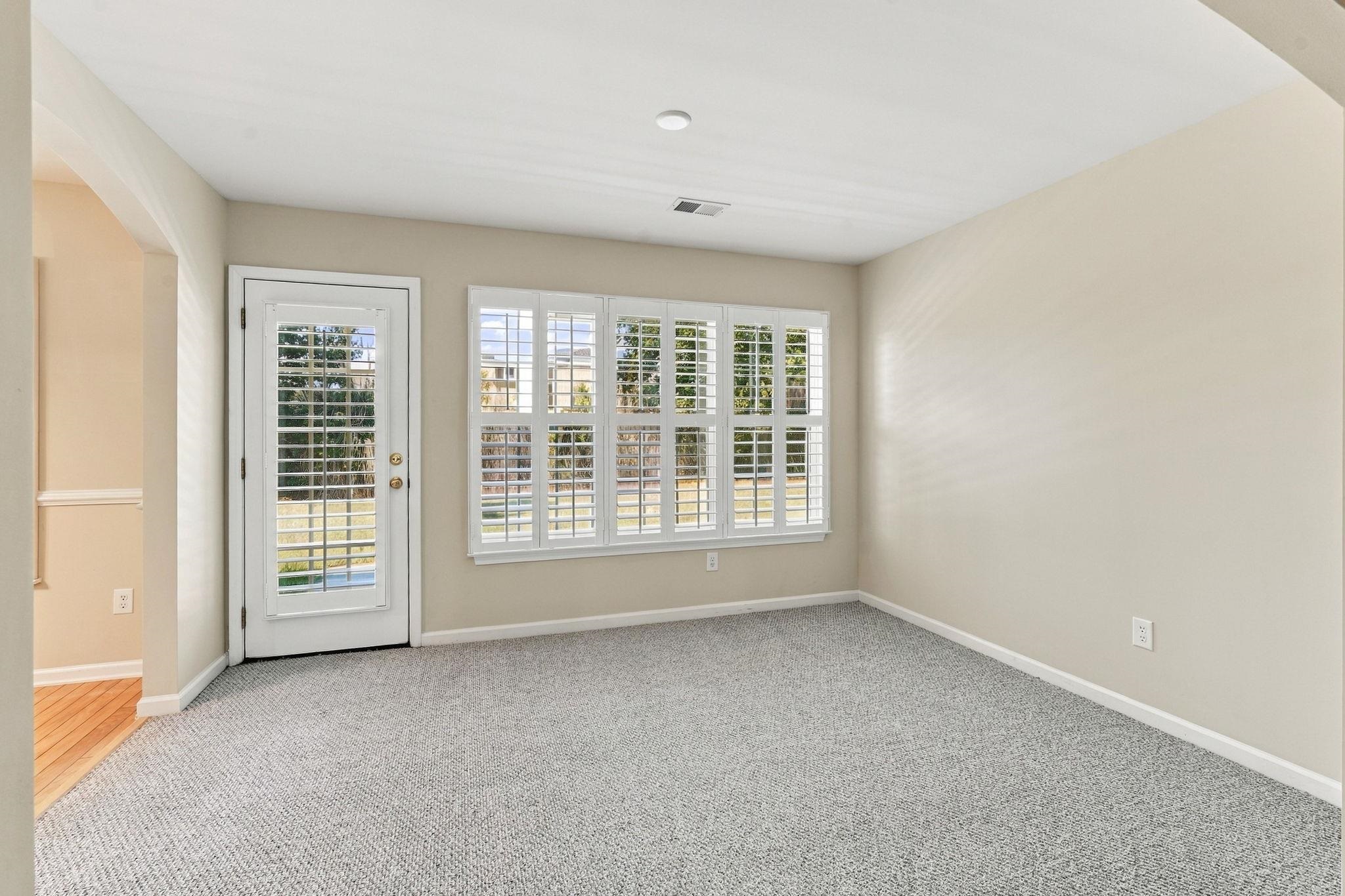 322 Whitchurch St. Property Photo 16