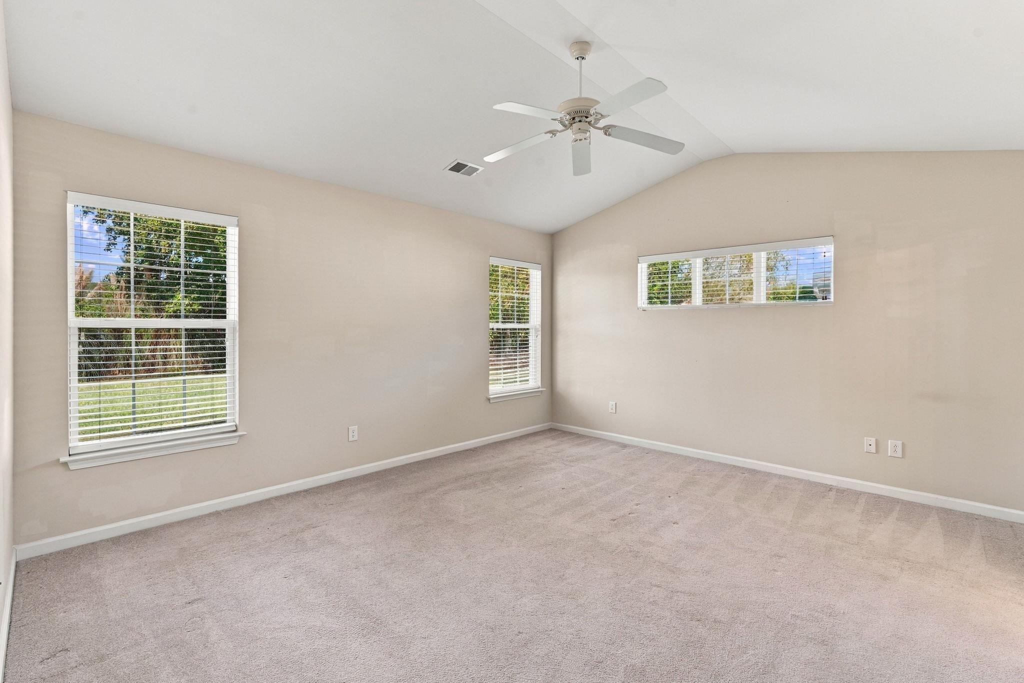 322 Whitchurch St. Property Photo 17