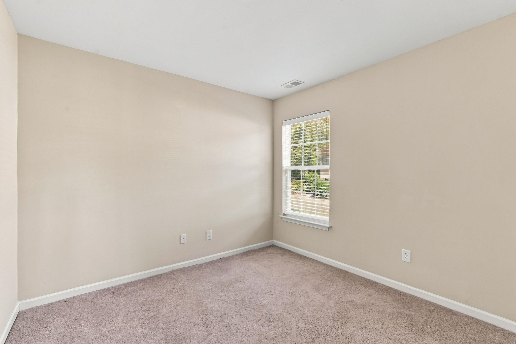 322 Whitchurch St. Property Photo 22