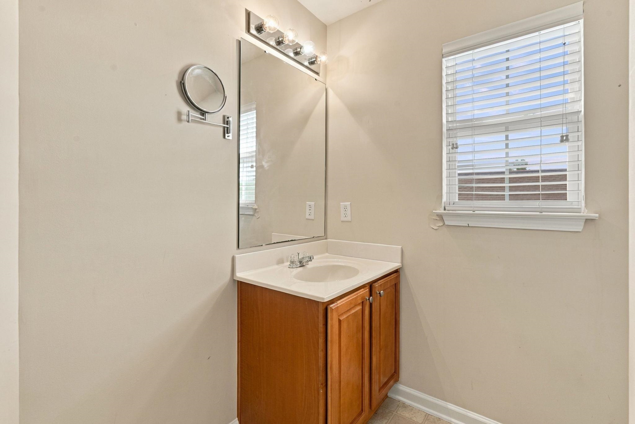 322 Whitchurch St. Property Photo 25