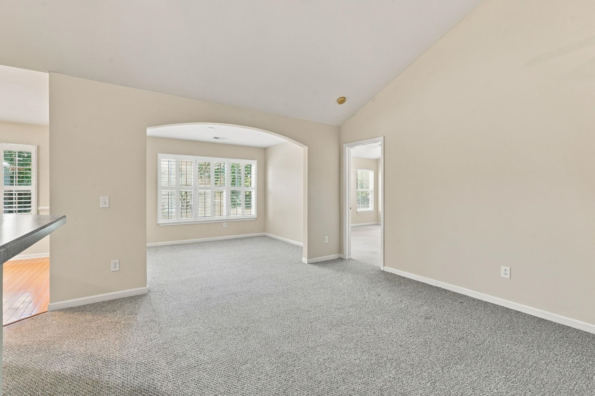 322 Whitchurch St. Property Photo 26