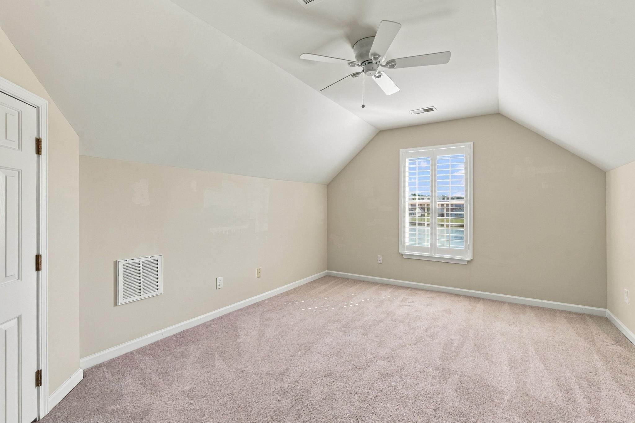 322 Whitchurch St. Property Photo 28