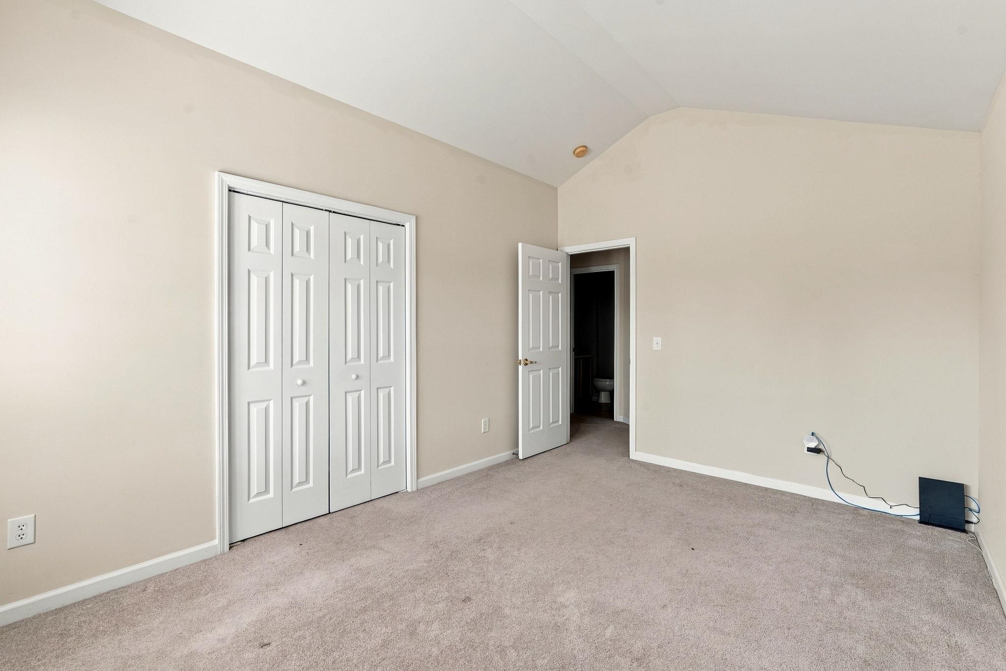 322 Whitchurch St. Property Photo 30