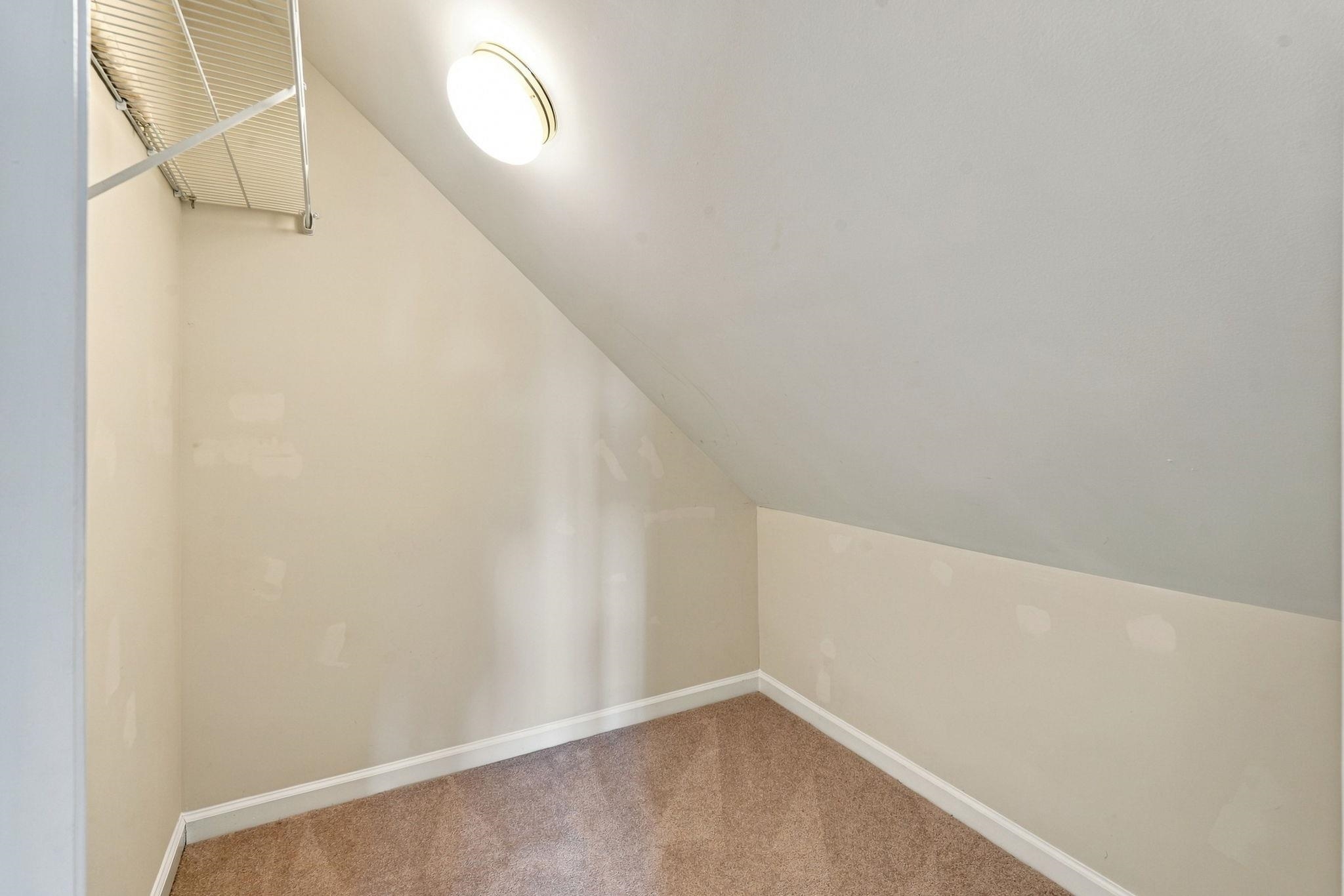 322 Whitchurch St. Property Photo 31