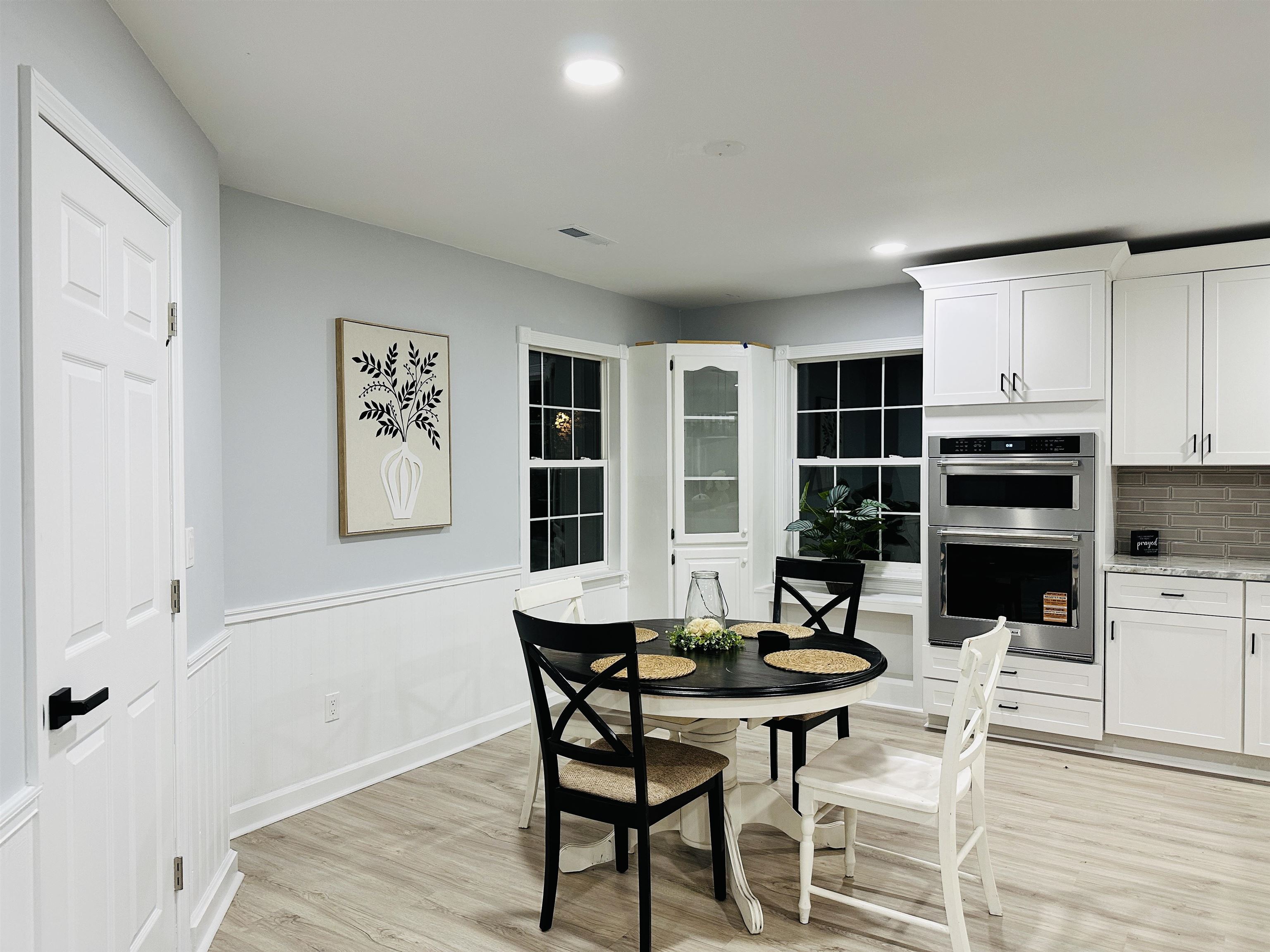 2730 Cultra Rd. Property Photo 2