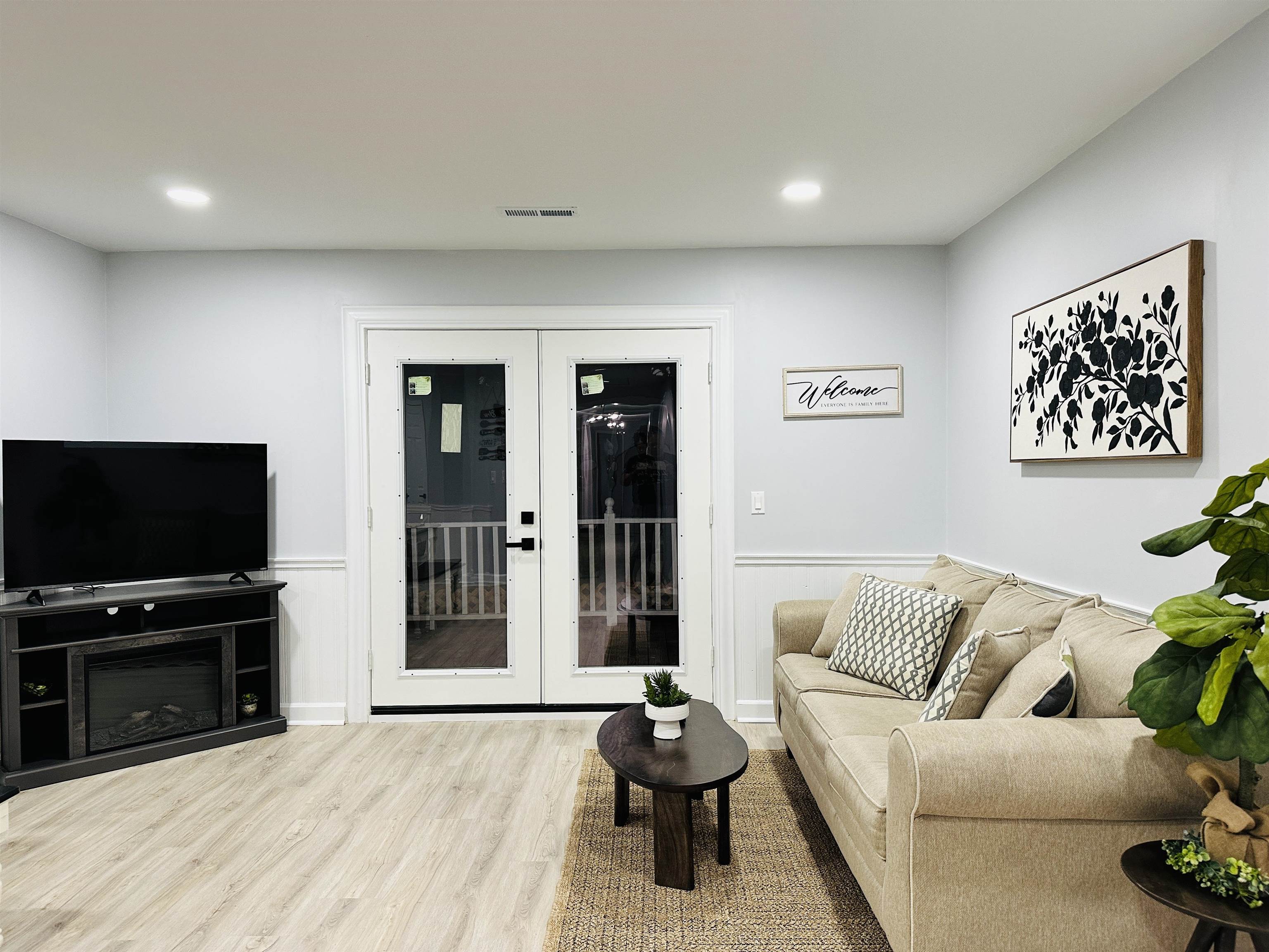 2730 Cultra Rd. Property Photo 5