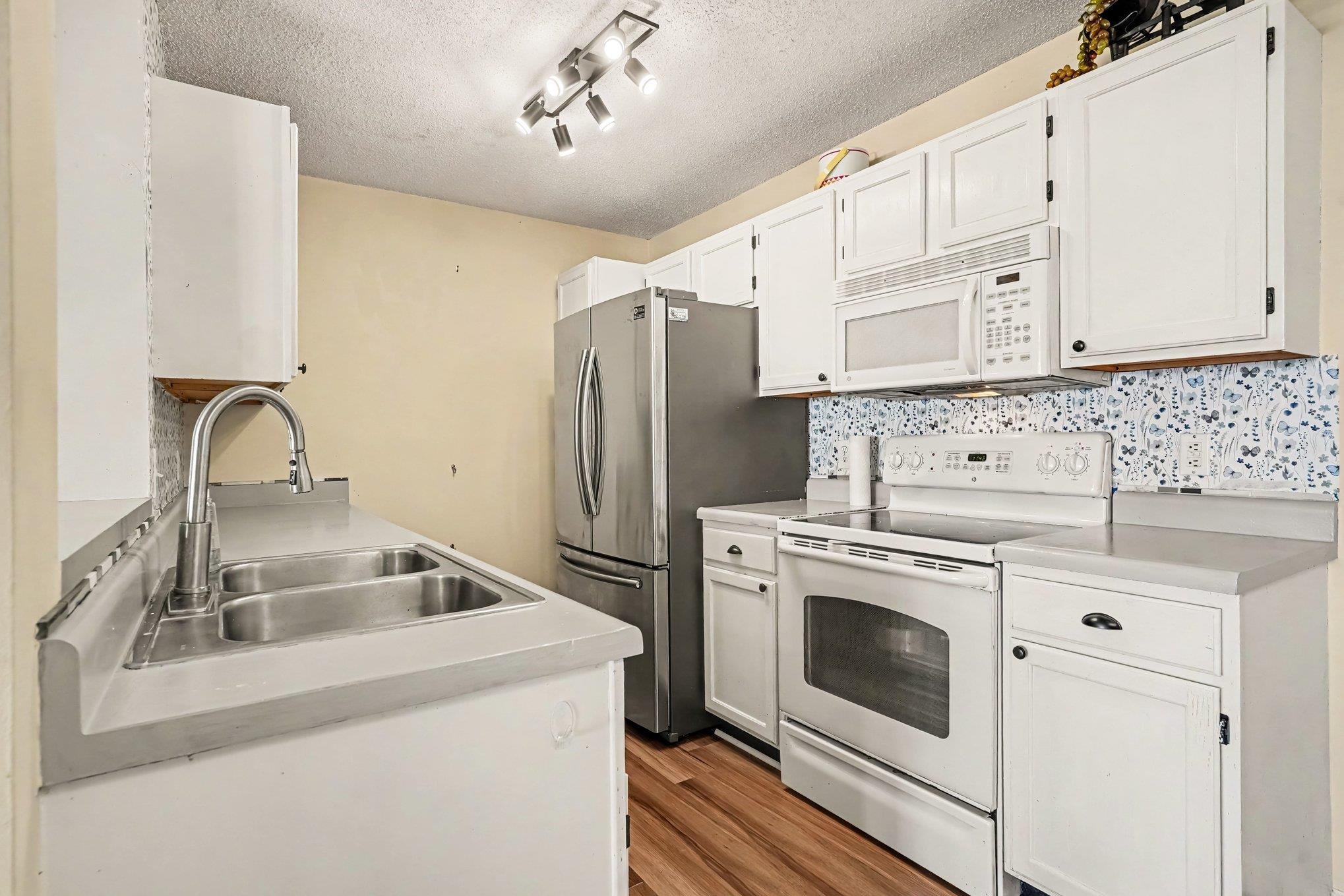 8642 South Bridge Dr. Property Photo 6