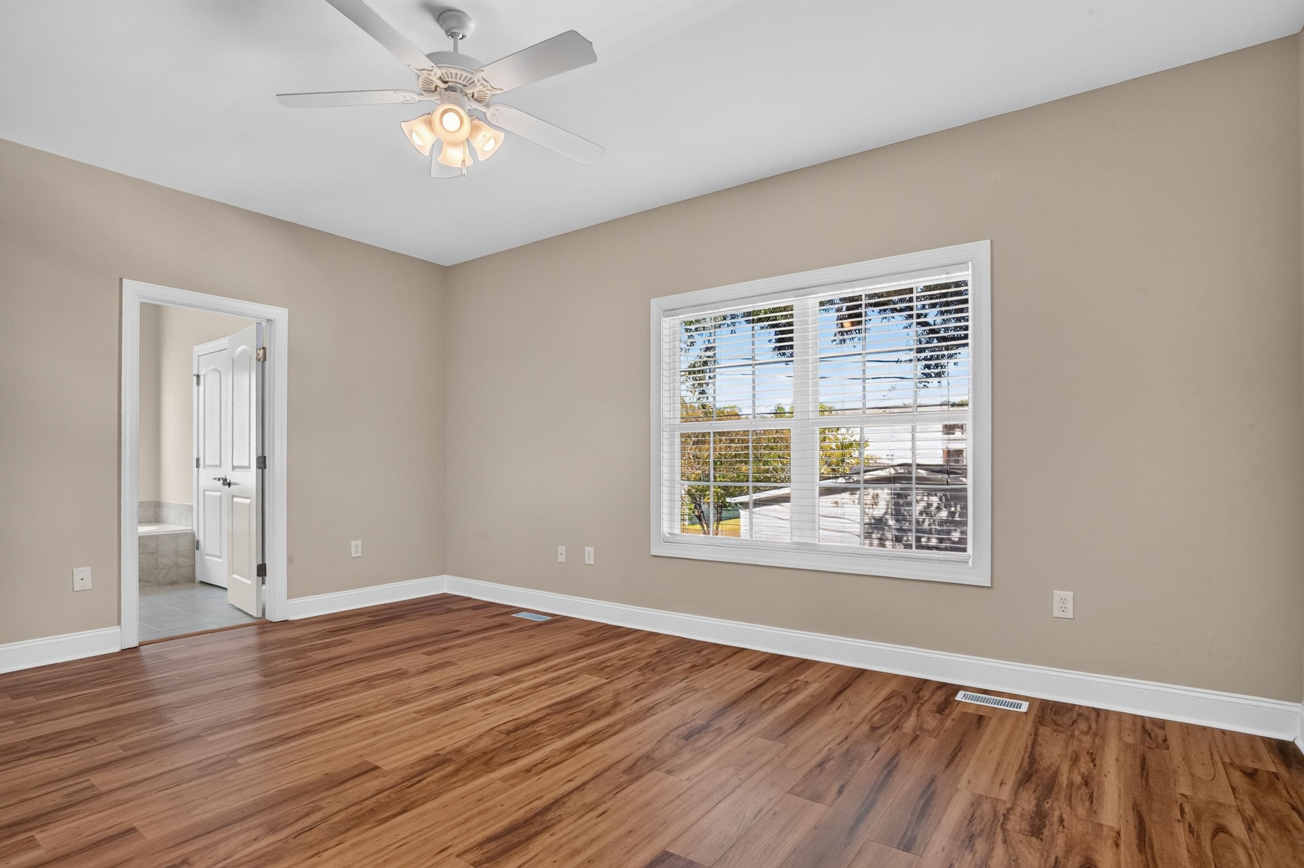 1005 Kelly Ct. Property Photo 11