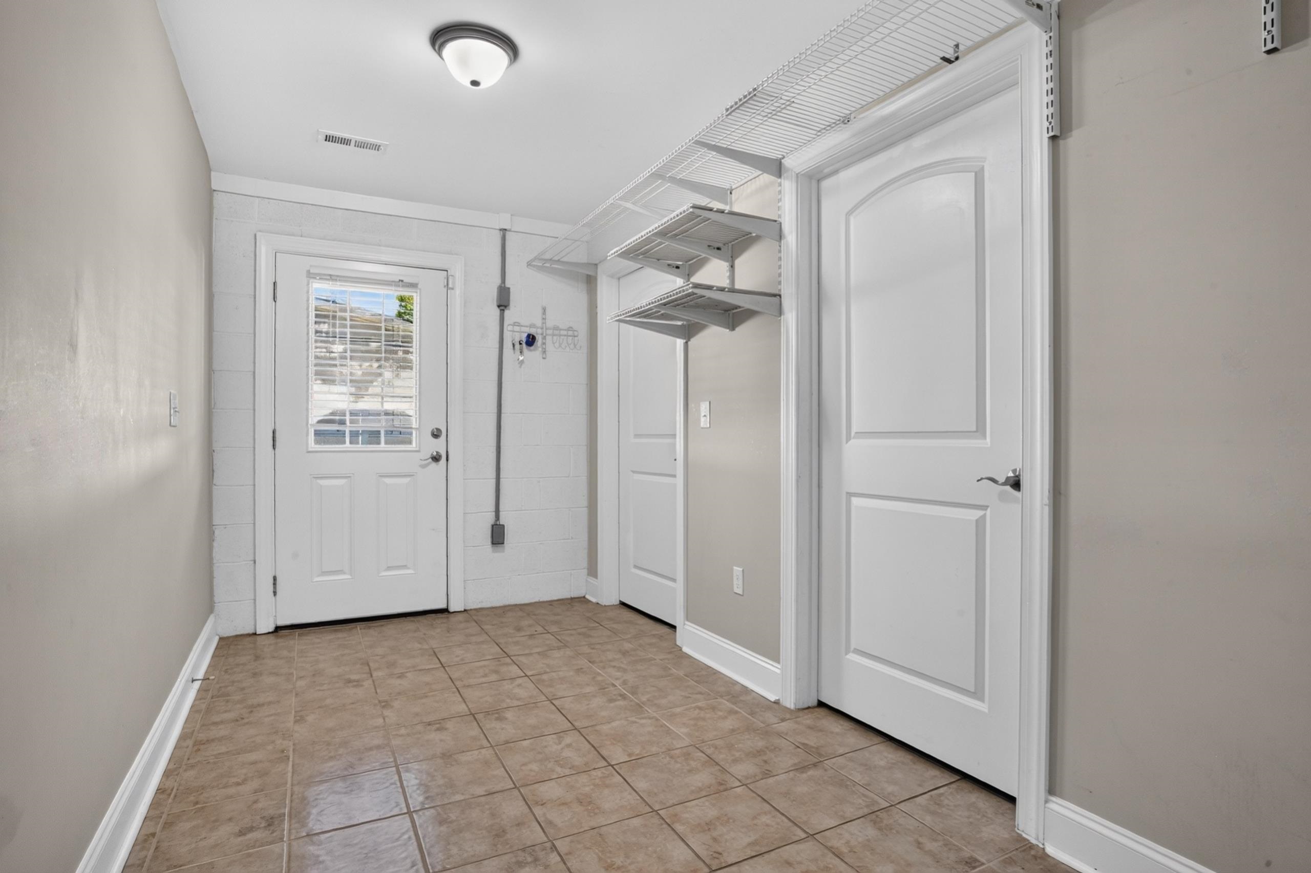 1005 Kelly Ct. Property Photo 42