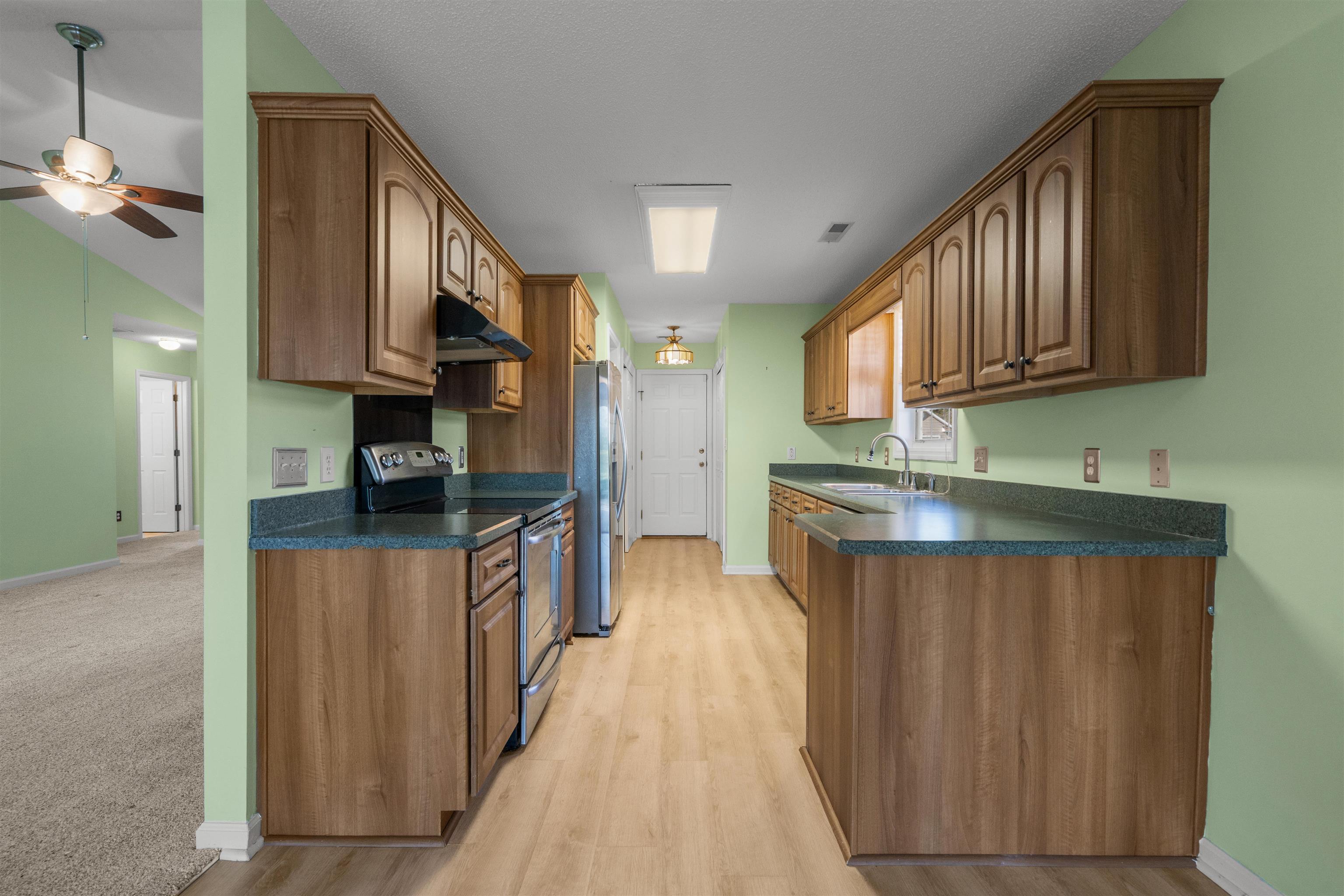 6450 Sweet Gum Trail Property Photo 4