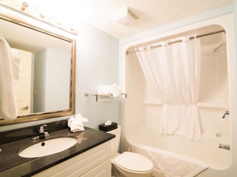 3000 N Ocean Blvd. Property Photo 12