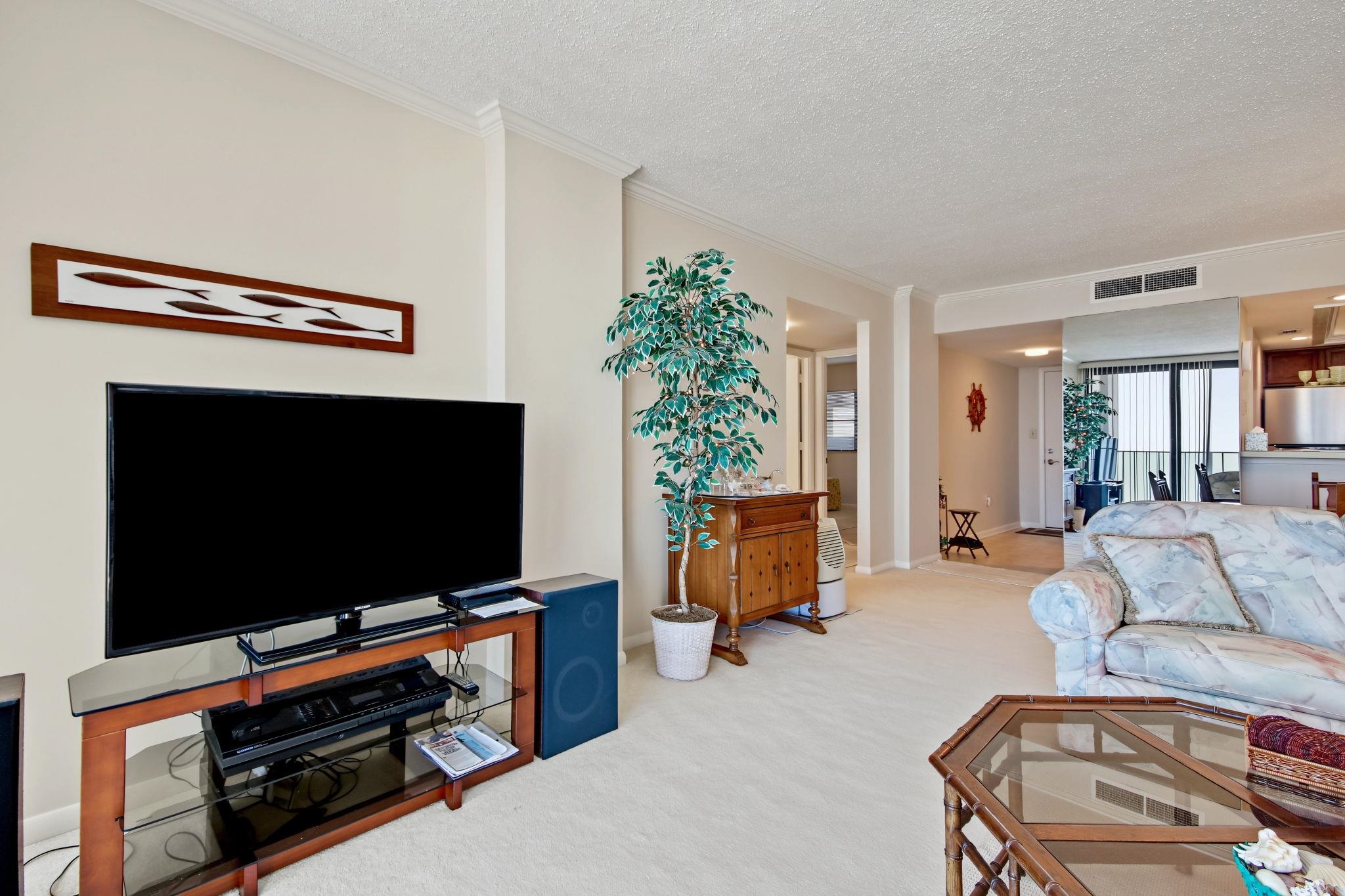 10200 Beach Club Dr. Property Photo 14