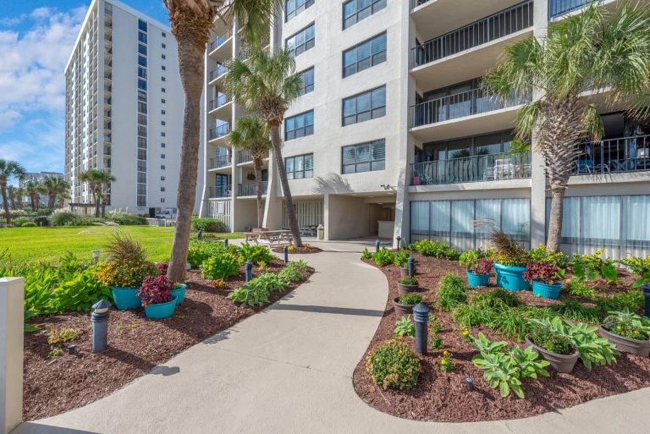 10200 Beach Club Dr. Property Photo 18