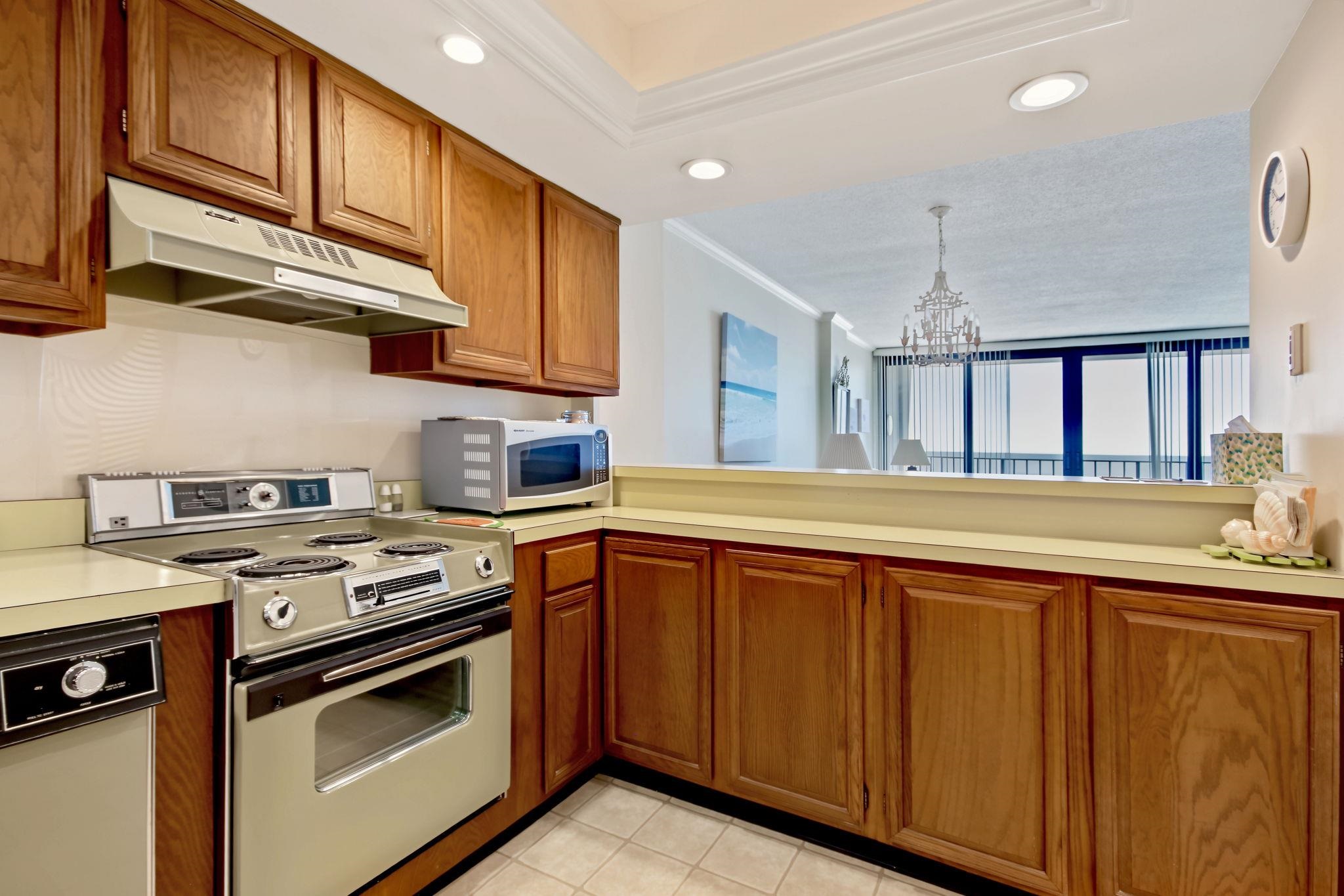 10200 Beach Club Dr. Property Photo 18