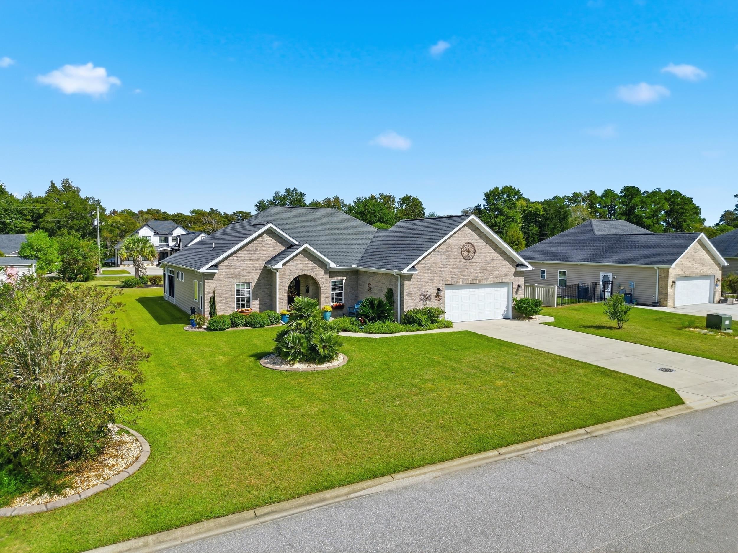 196 Vineyard Lake Circle Property Photo 6
