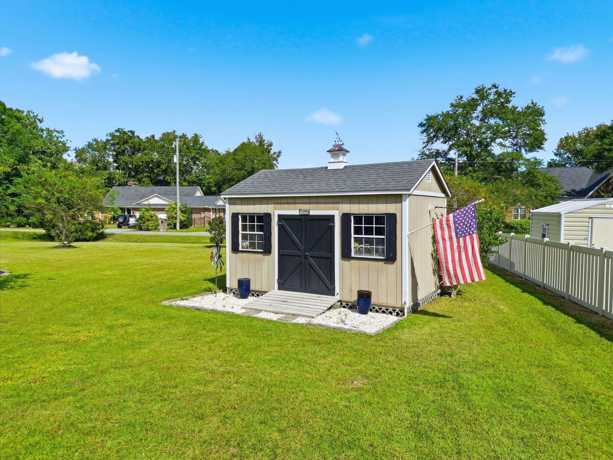196 Vineyard Lake Circle Property Photo 12
