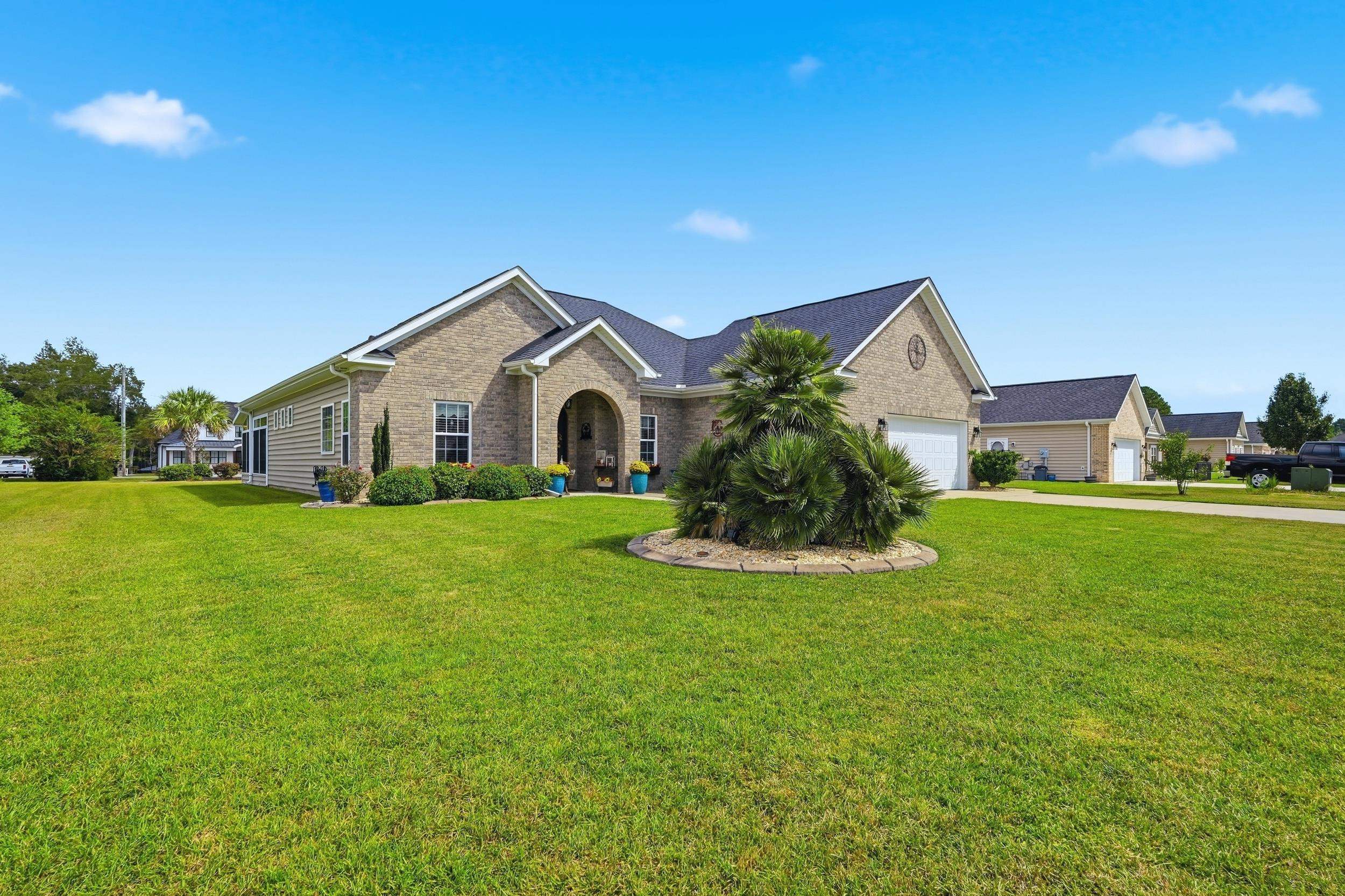 196 Vineyard Lake Circle Property Photo 15