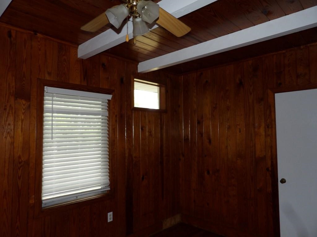 1619 Hillside Dr. S Property Photo 8