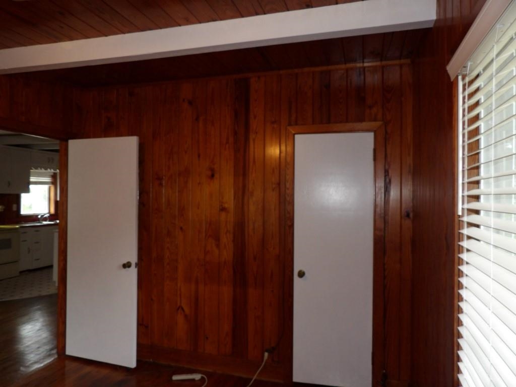 1619 Hillside Dr. S Property Photo 12