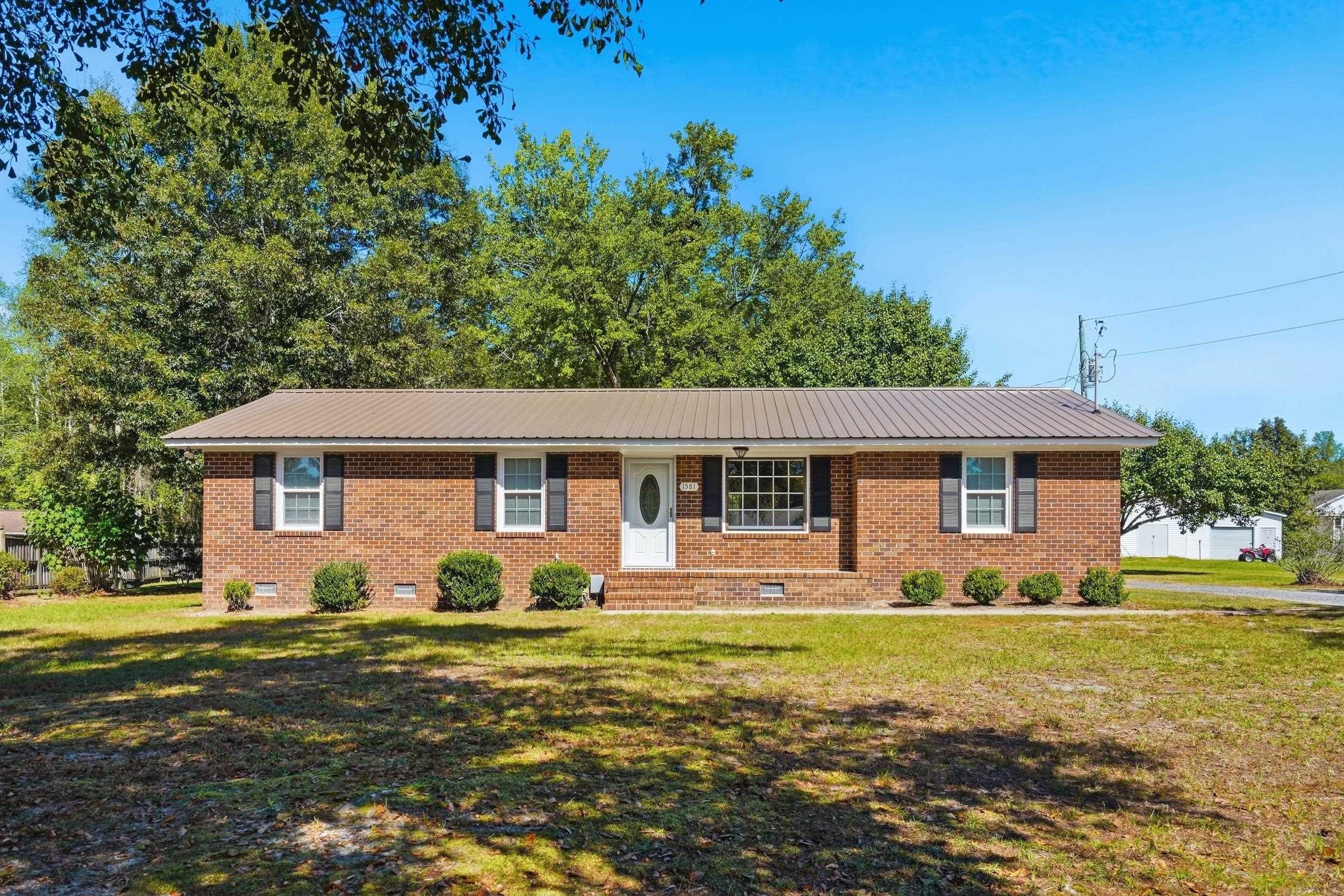 1581 Highway 915 Property Photo 1