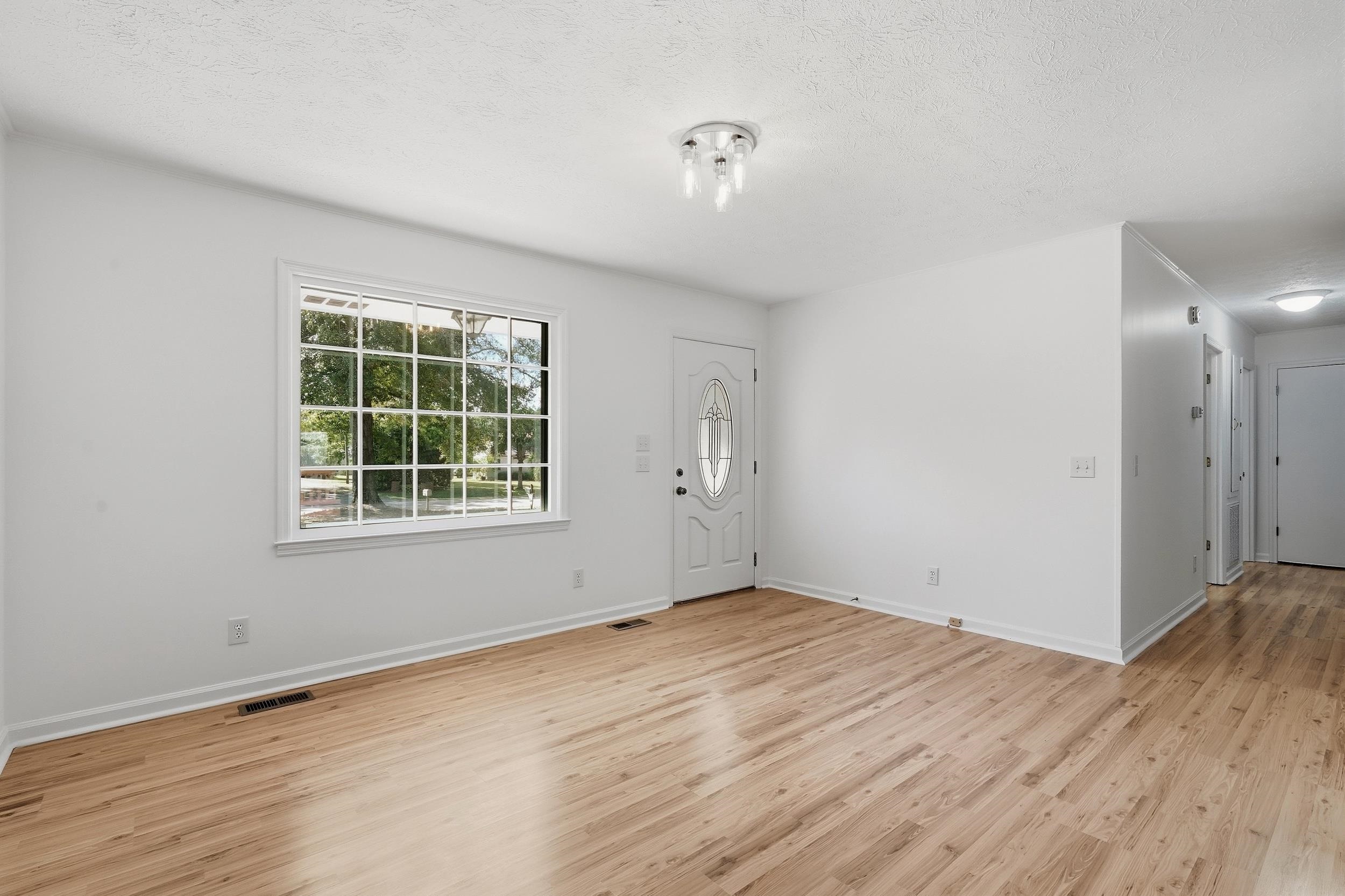 1581 Highway 915 Property Photo 4