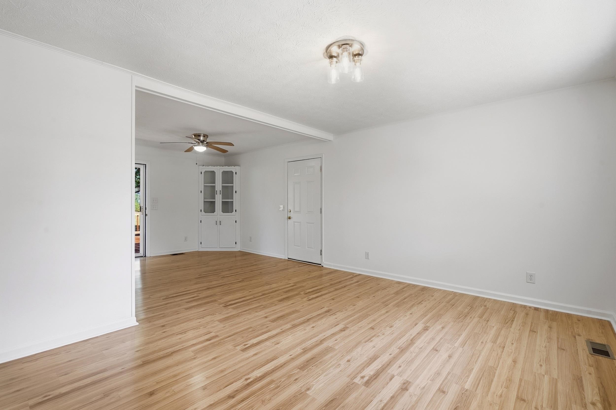 1581 Highway 915 Property Photo 5