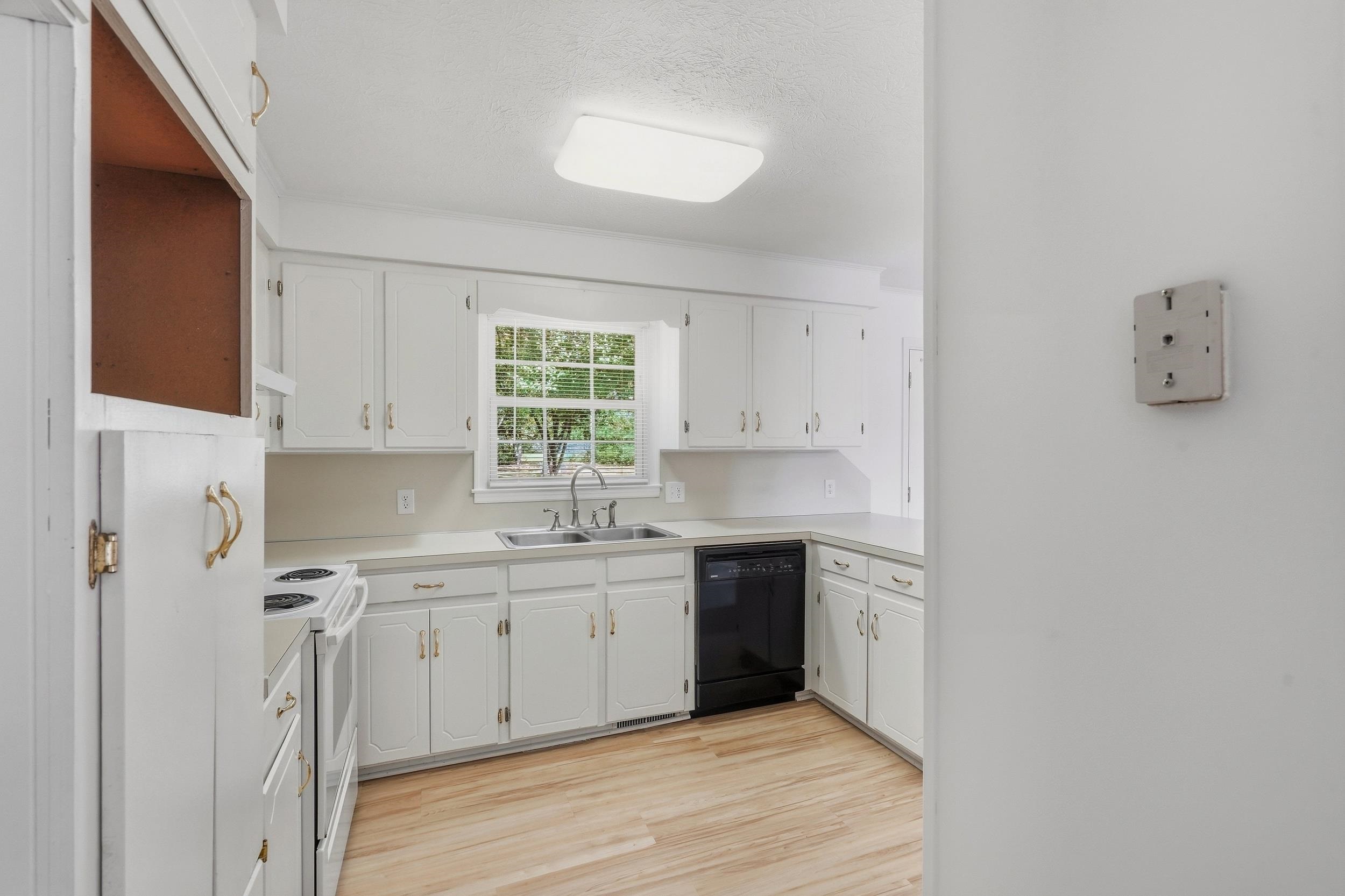 1581 Highway 915 Property Photo 8