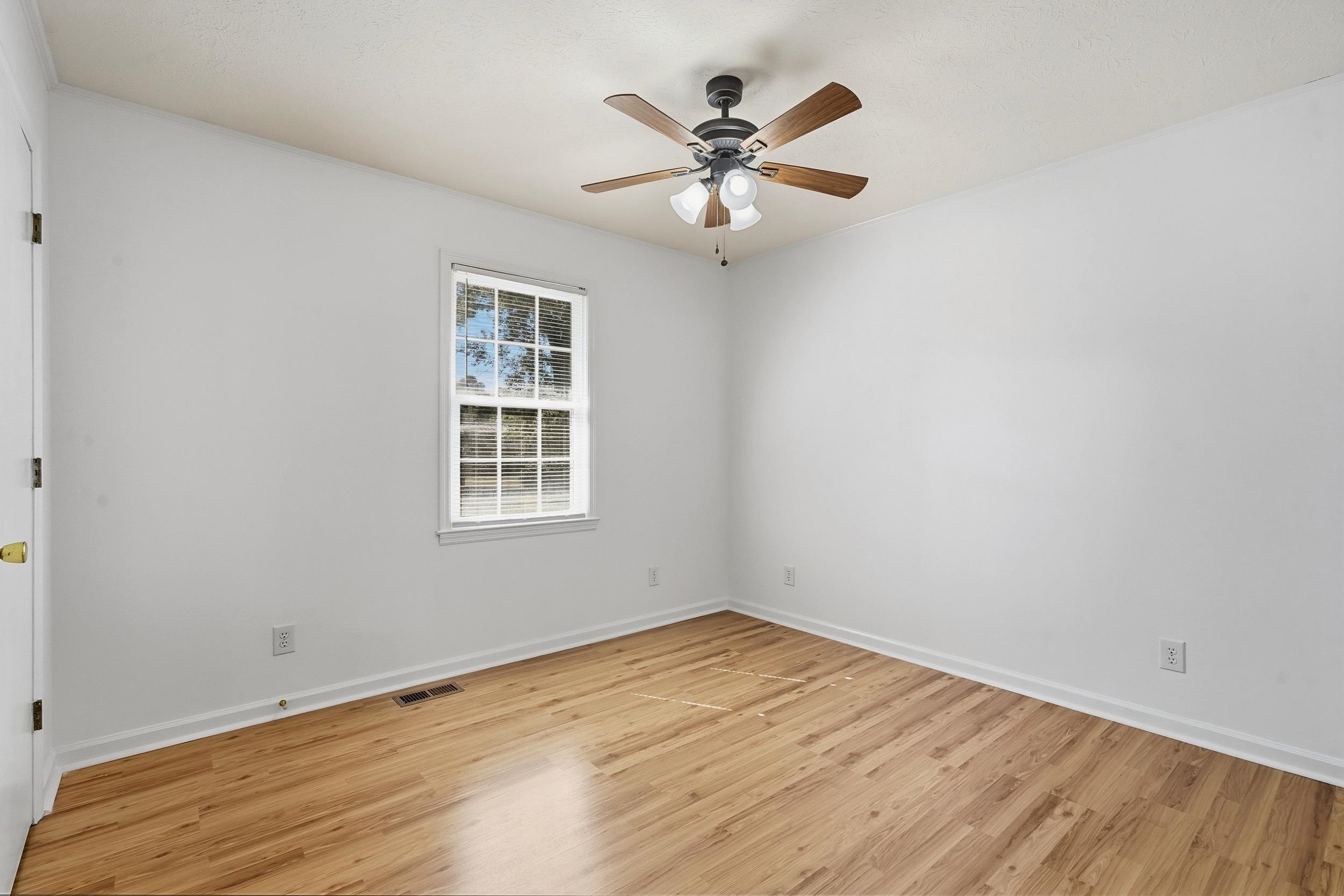 1581 Highway 915 Property Photo 17