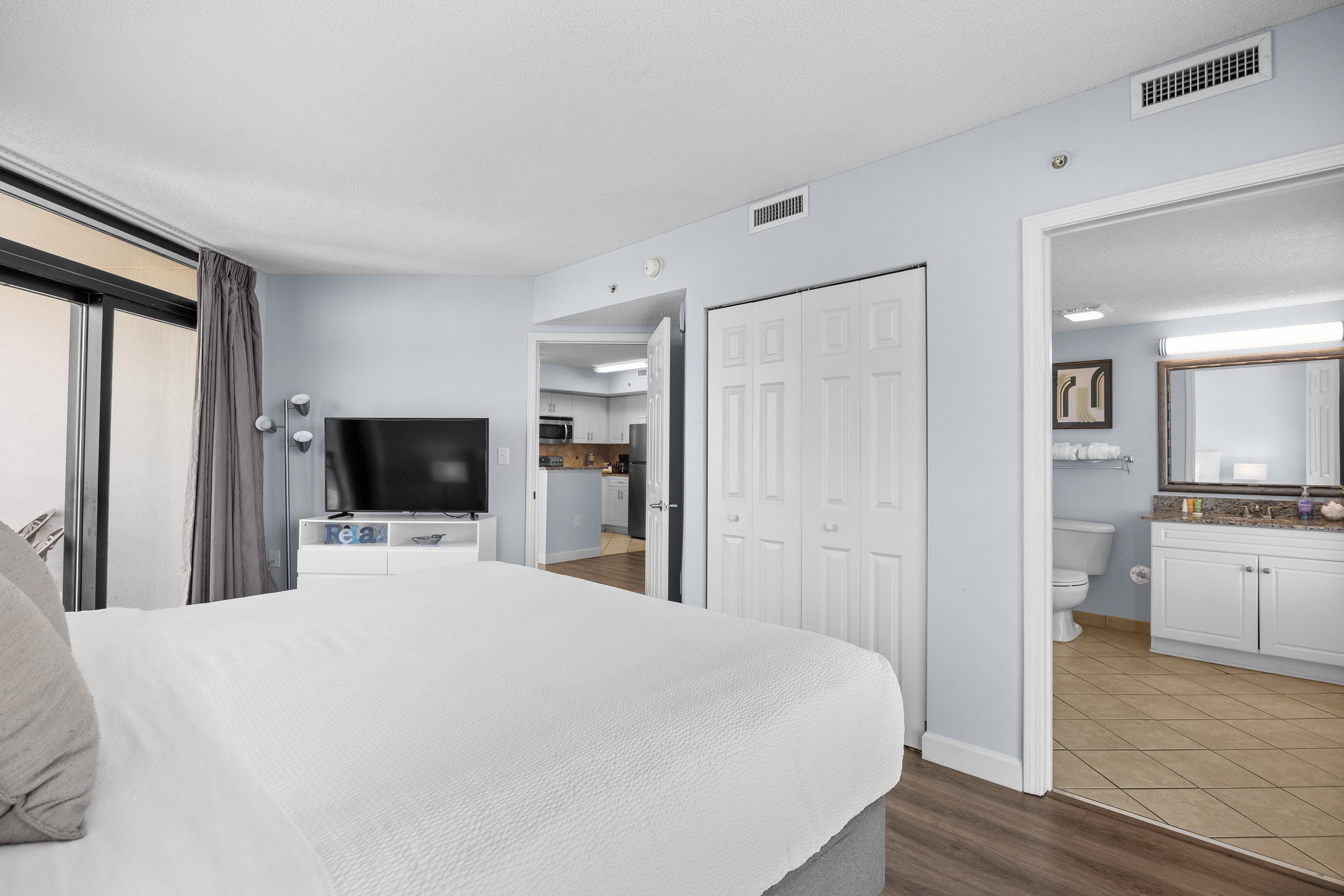 3000 N Ocean Blvd. Property Photo 12