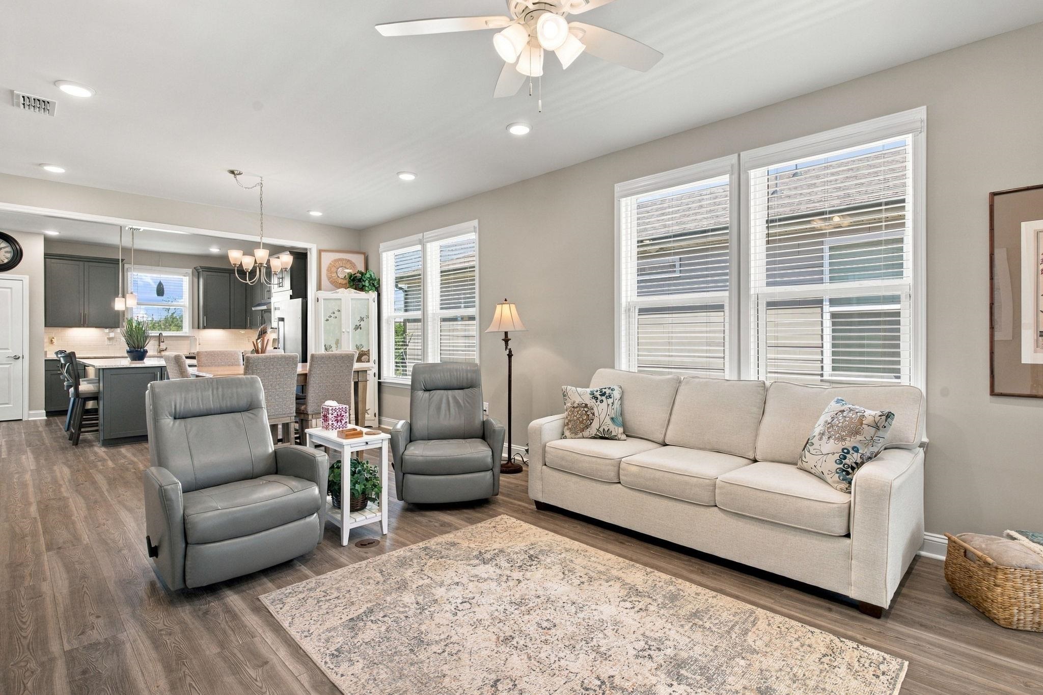 1306 Littleleaf Loop Property Photo 16