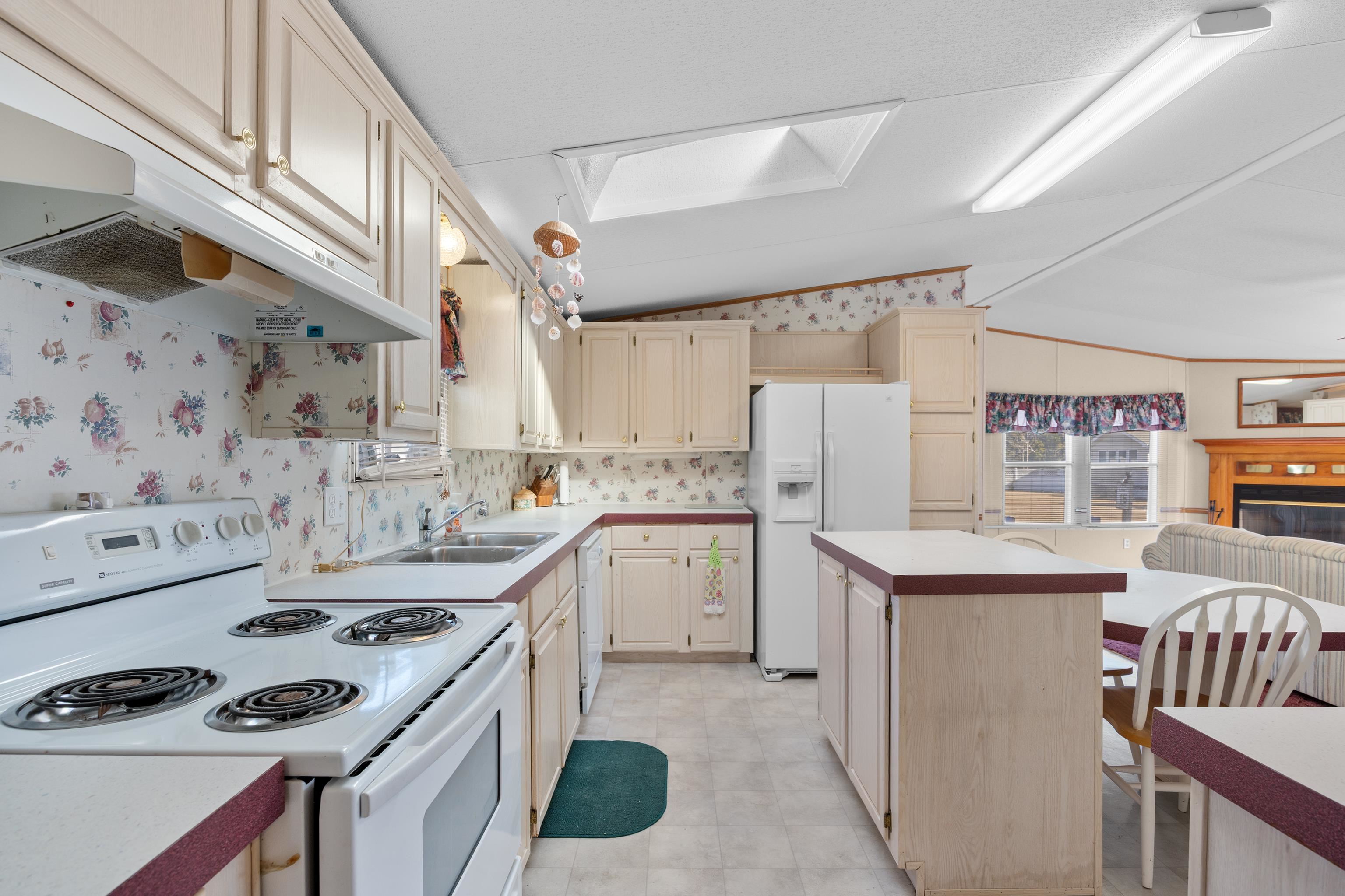 327 Kanawha Trail Property Photo 13