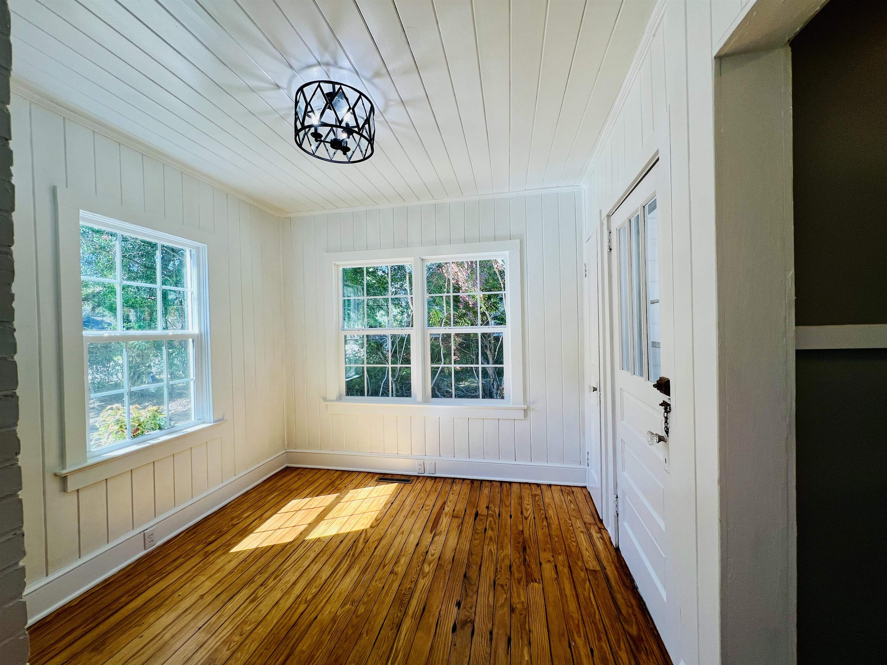 111 Cooper St. Property Photo 10