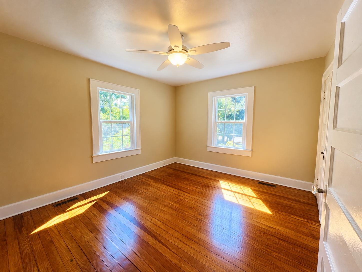 111 Cooper St. Property Photo 15