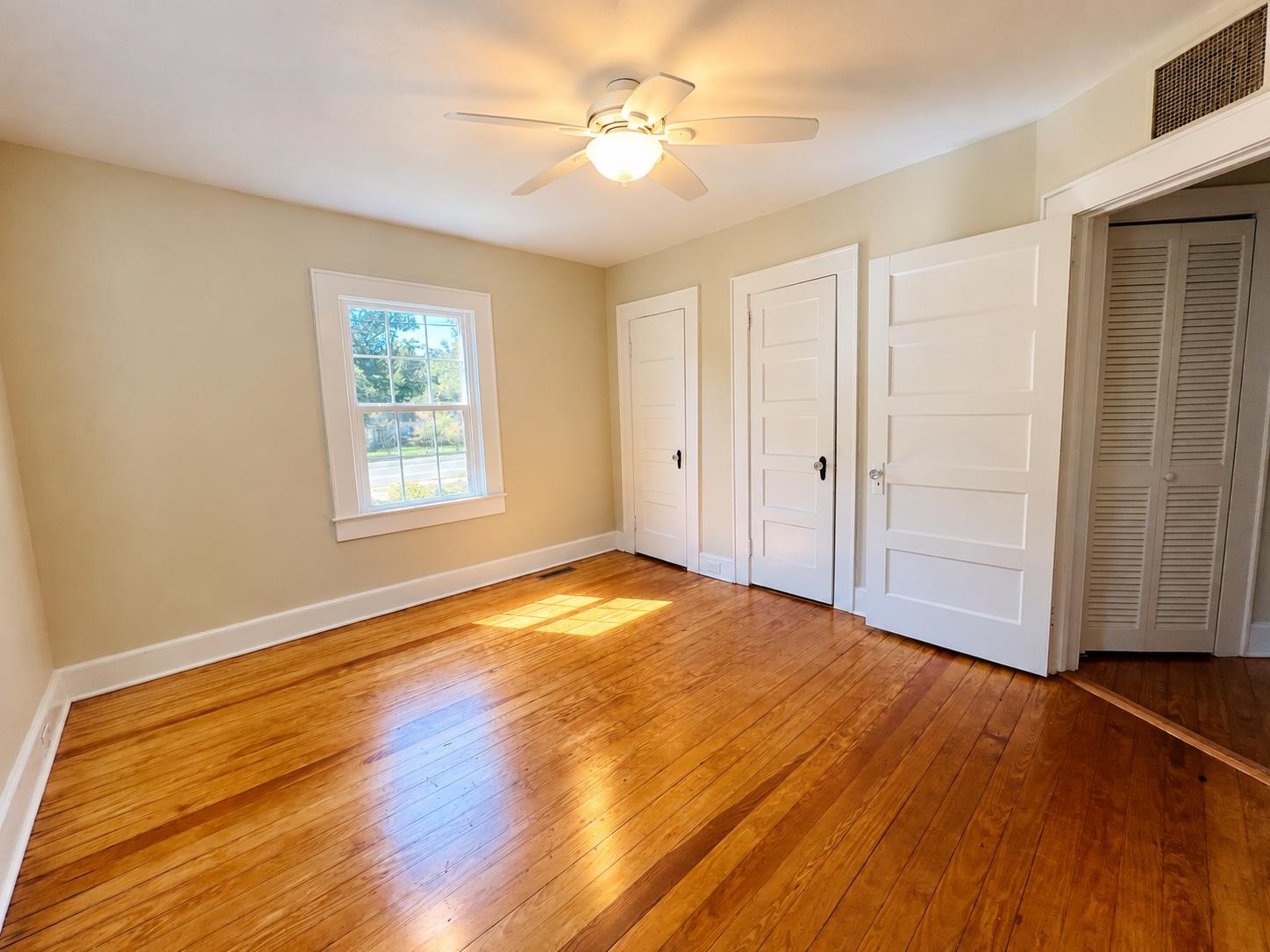 111 Cooper St. Property Photo 16