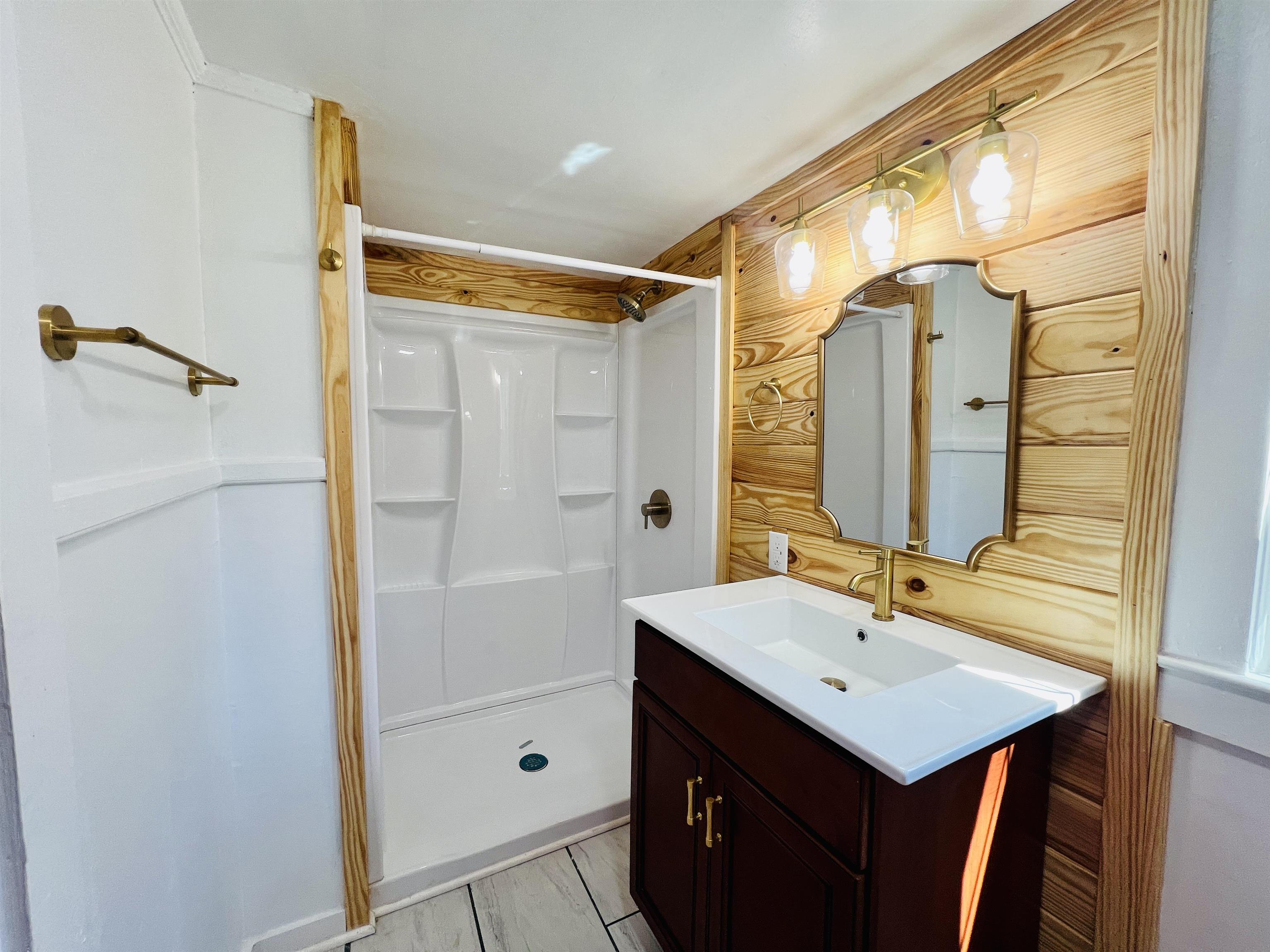 111 Cooper St. Property Photo 19