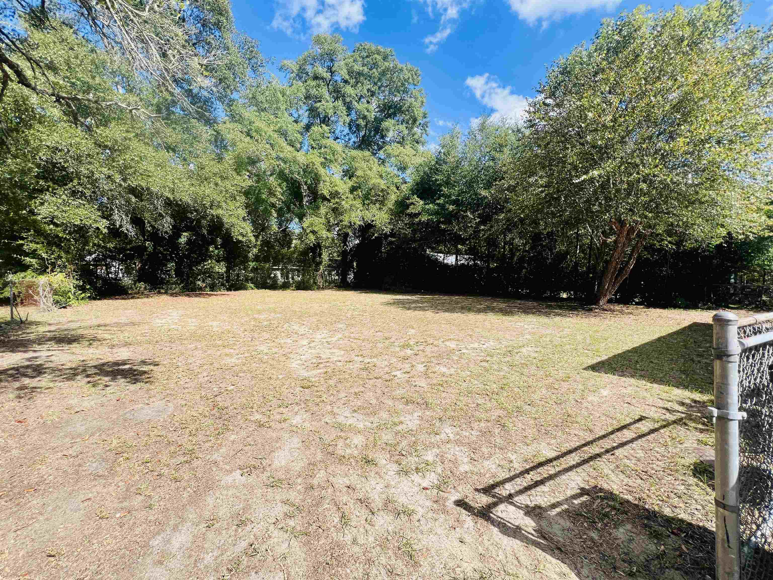 111 Cooper St. Property Photo 22