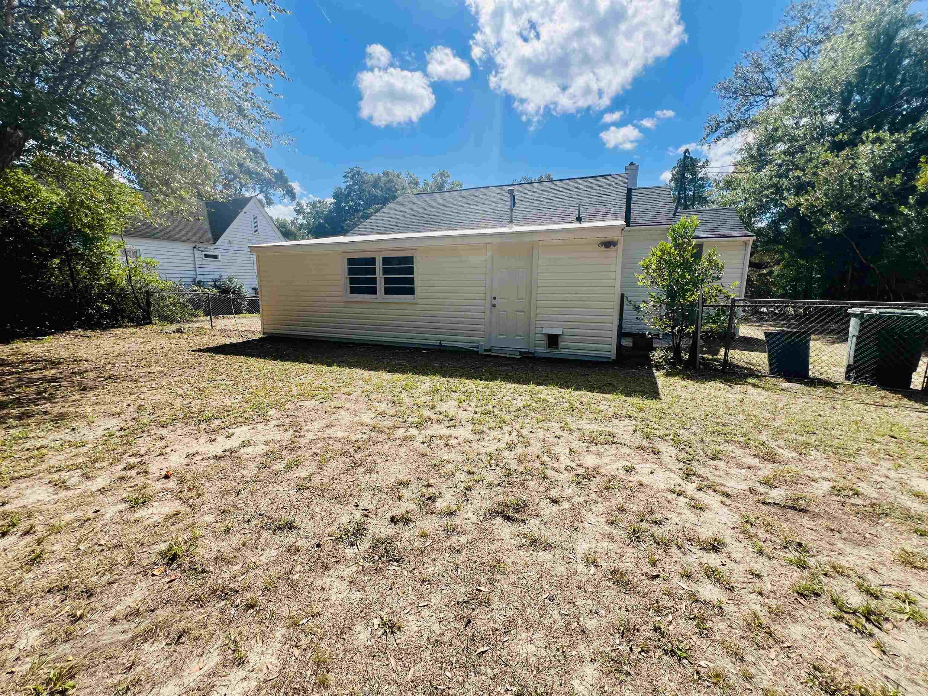 111 Cooper St. Property Photo 23