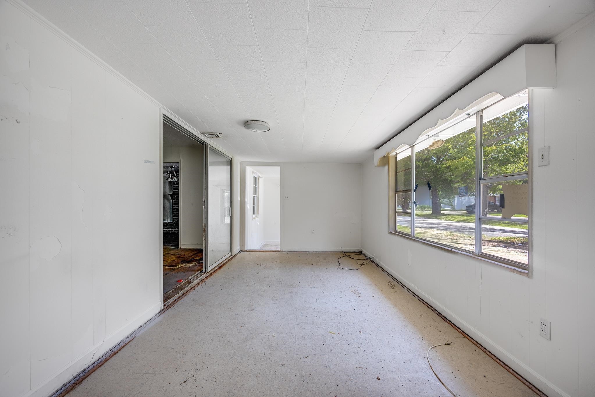 1210 Holly Park Circle Property Photo 7