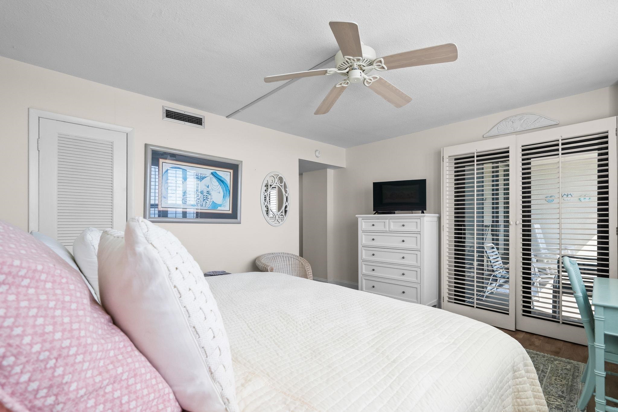 10100 Beach Club Dr. Property Photo 23