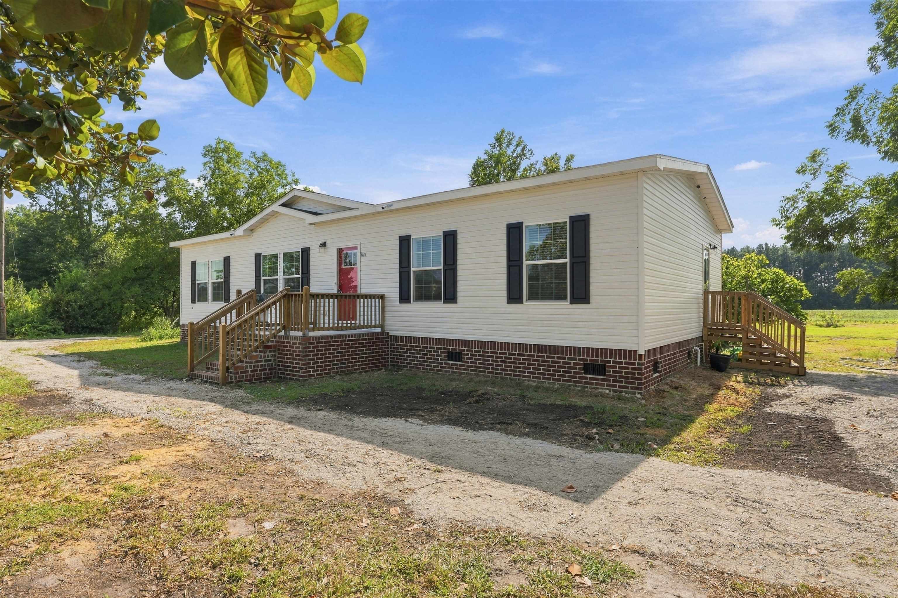 1705 Highway 792 Property Photo 1