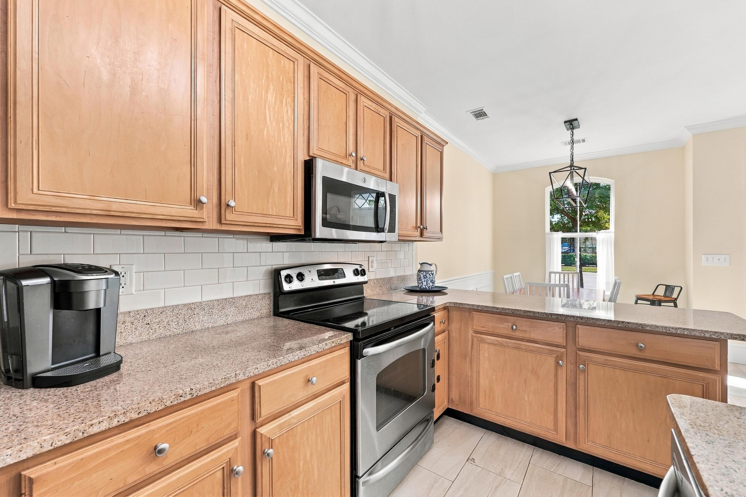 790 Howard Ave. Property Photo 11