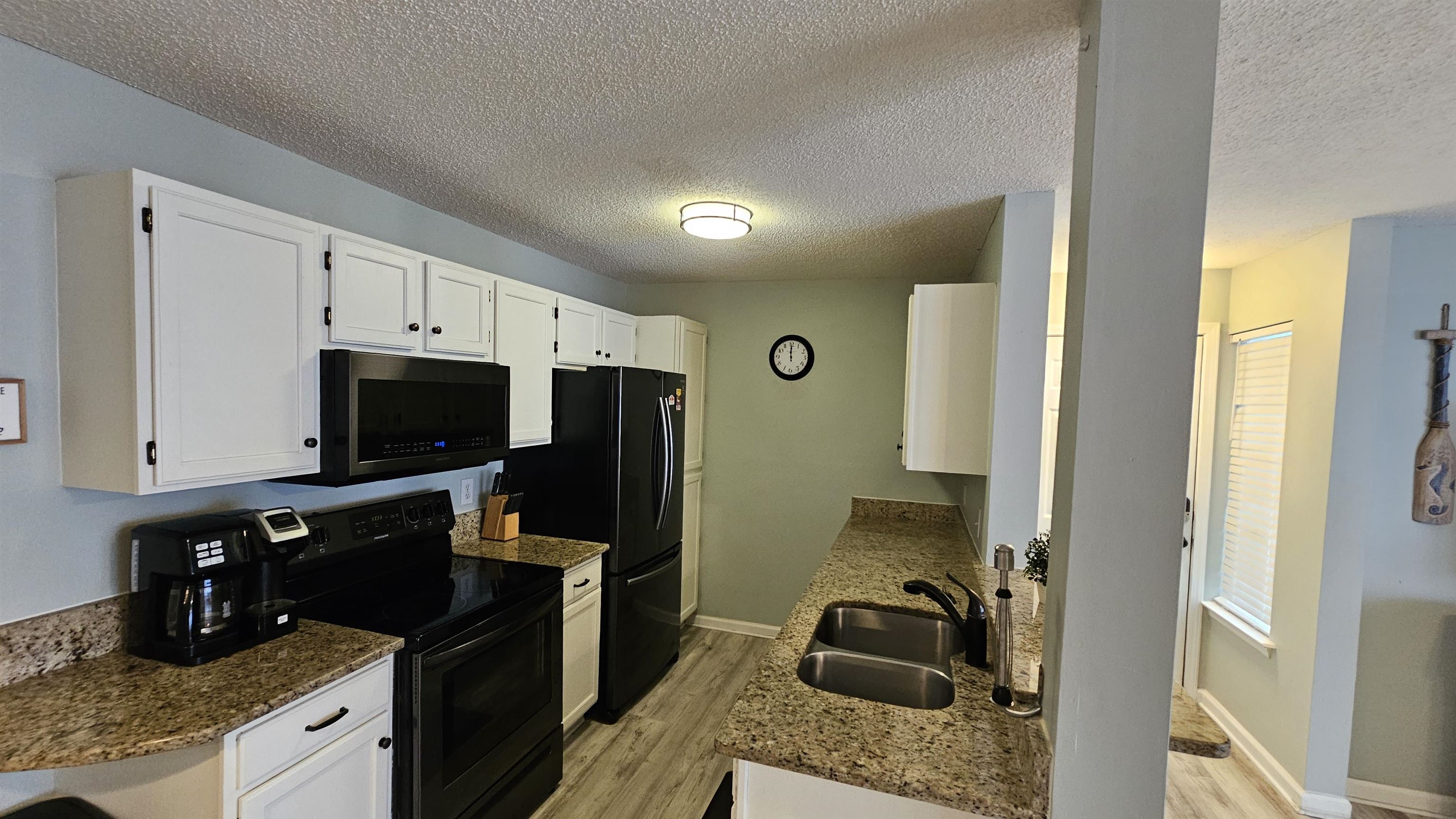 2266 Huntingdon Dr. Property Photo 16