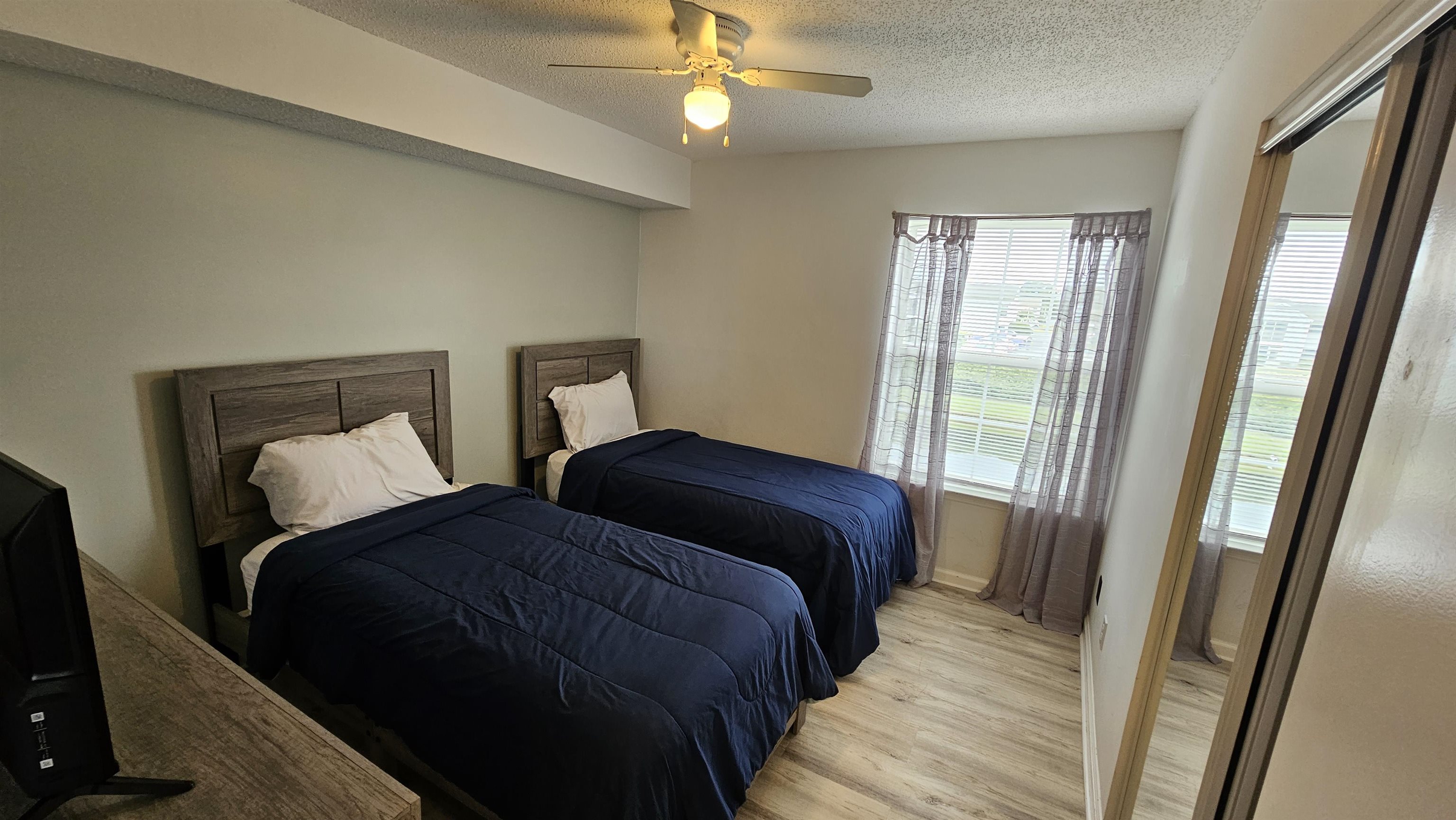 2266 Huntingdon Dr. Property Photo 24