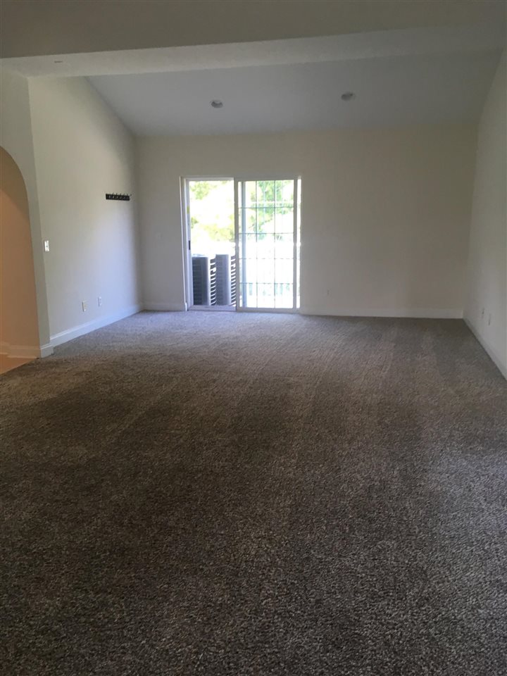 300 Granada St. Property Photo 5