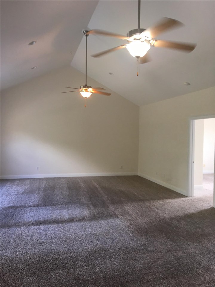 300 Granada St. Property Photo 8