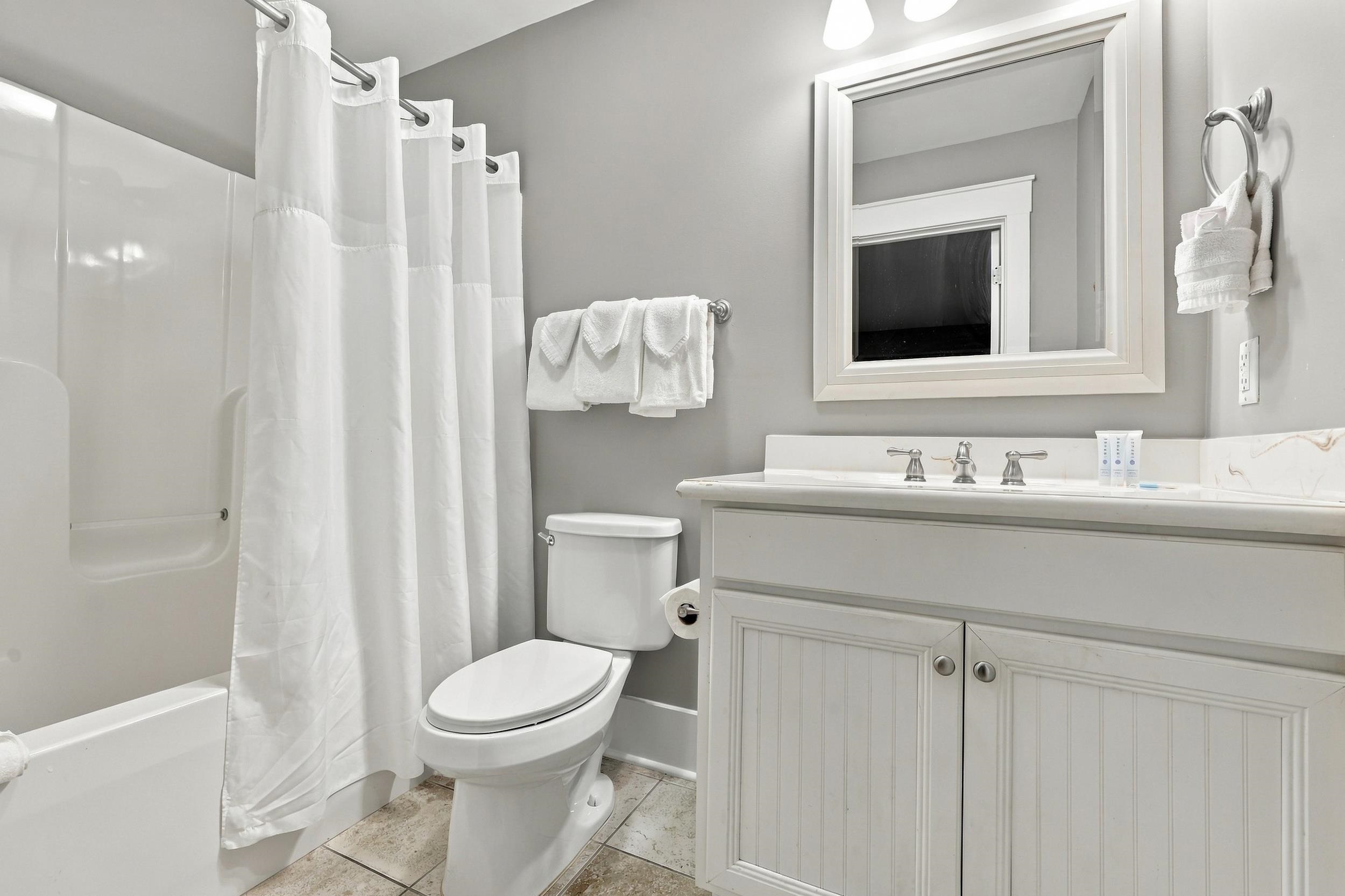 835 Maderia Dr. Property Photo 20