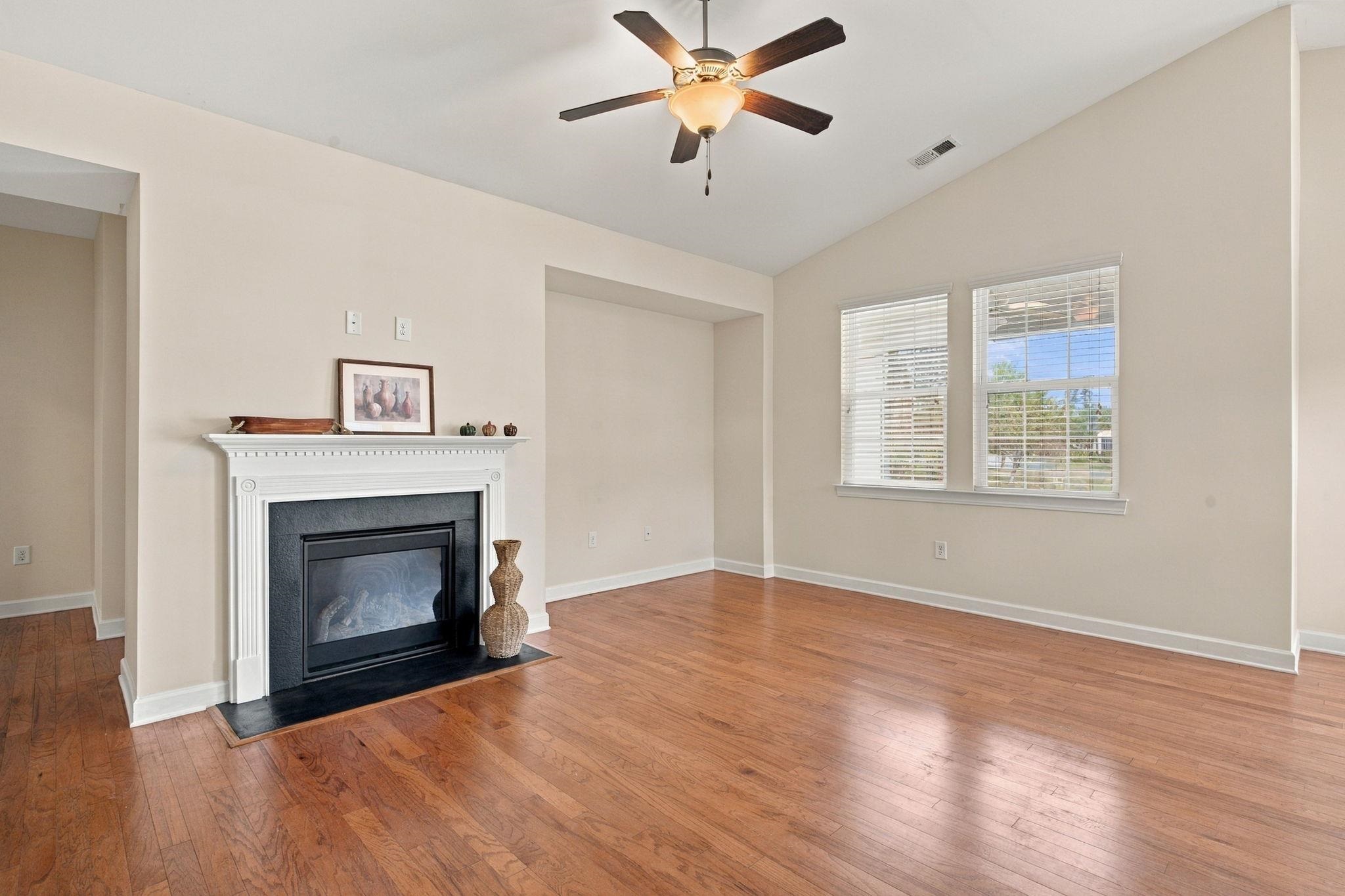 2583 Heritage Loop Property Photo 7